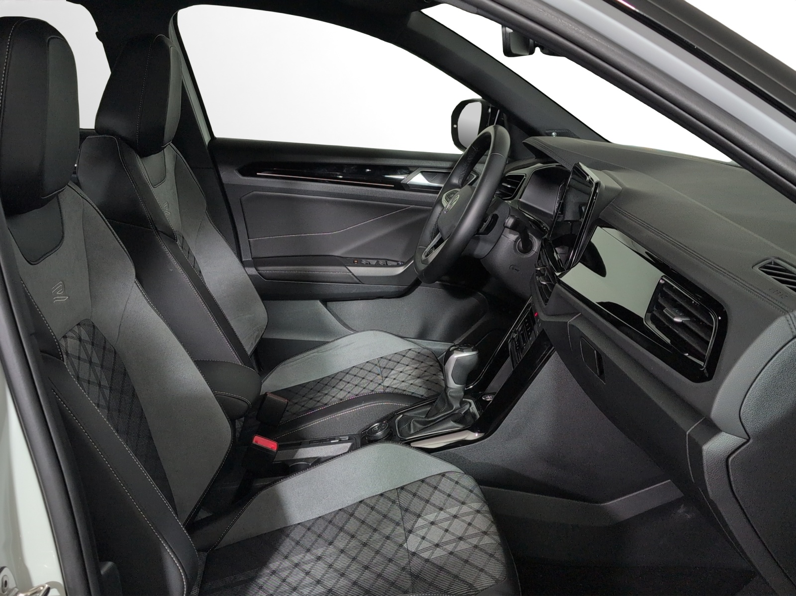 VW T-Roc 2.0 TSI R-Line DSG 4Motion-image-6