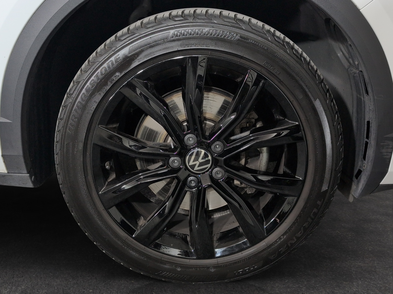 VW T-Roc 2.0 TSI R-Line DSG 4Motion-image-4