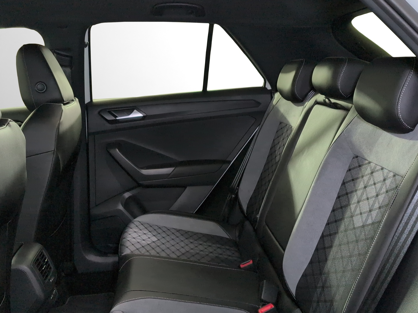 VW T-Roc 2.0 TSI R-Line DSG 4Motion-image-12