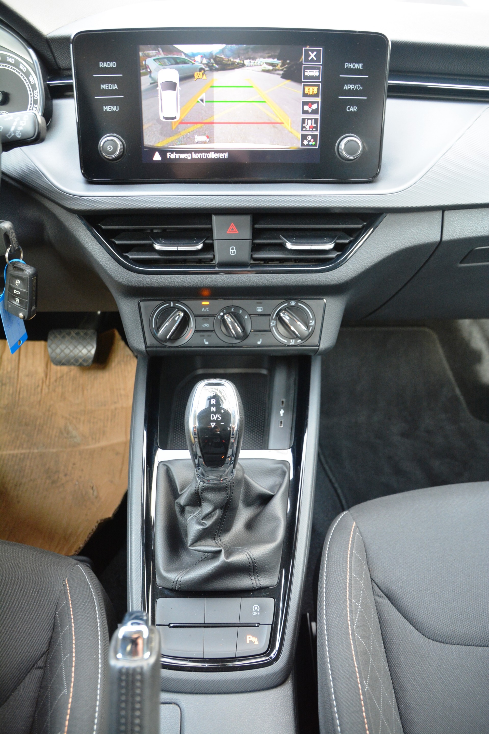 SKODA Kamiq 1.0 TSI Style DSG-image-6