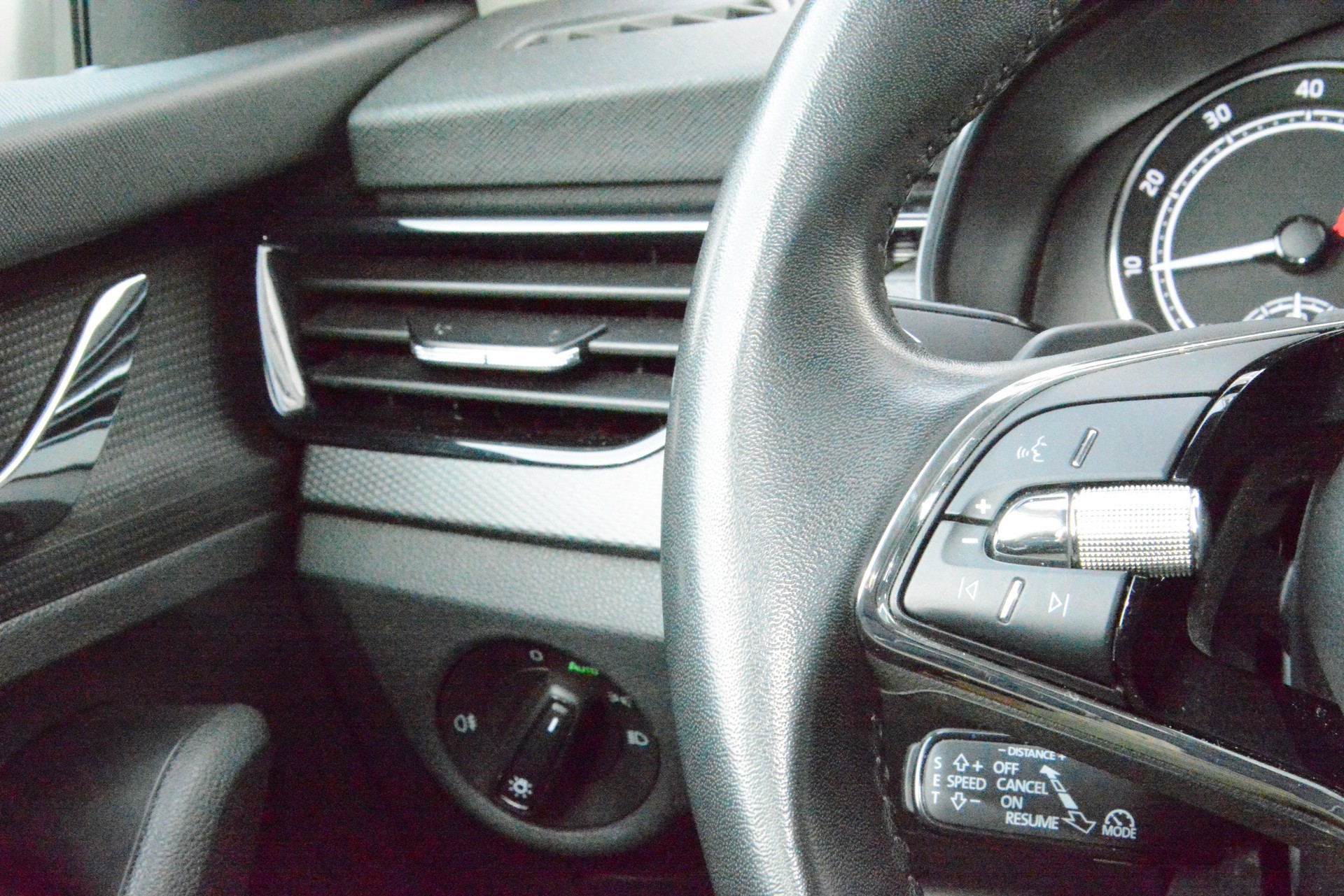 SKODA Kamiq 1.0 TSI Style DSG-image-12