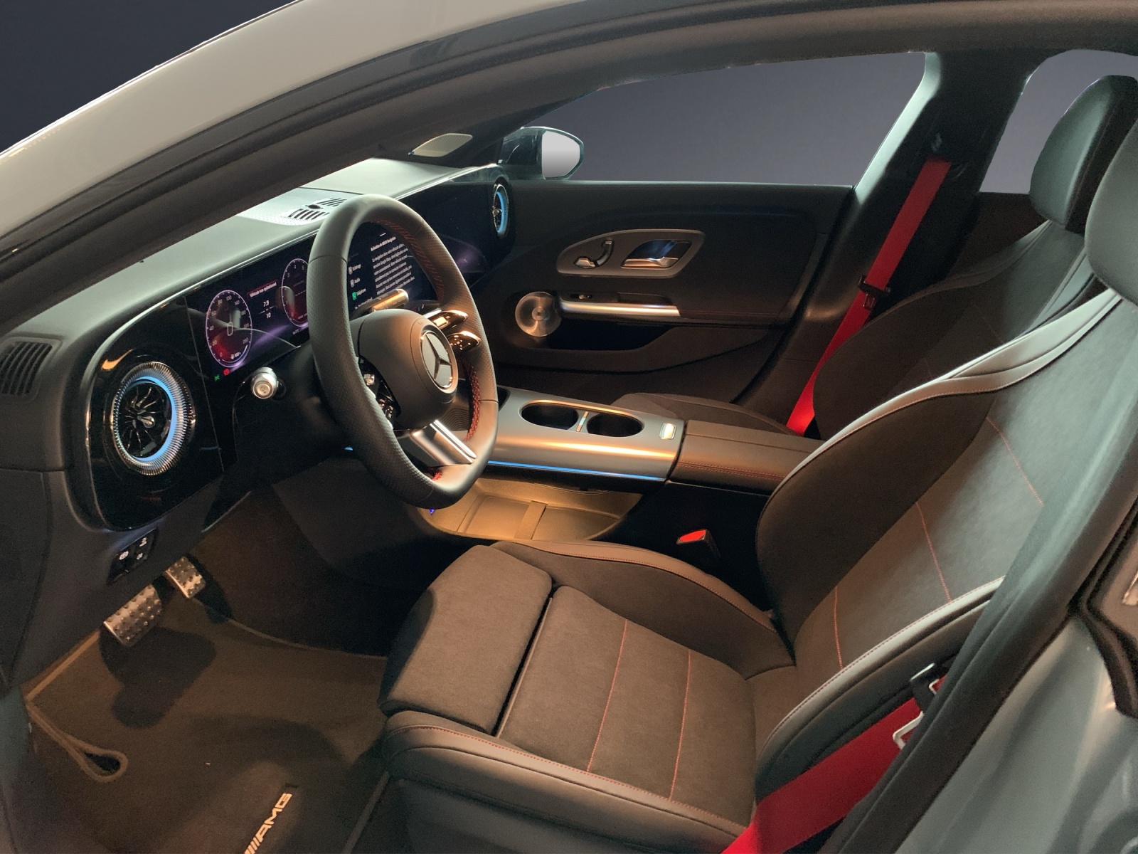 MERCEDES-BENZ CLA 200 4MATIC-image-6