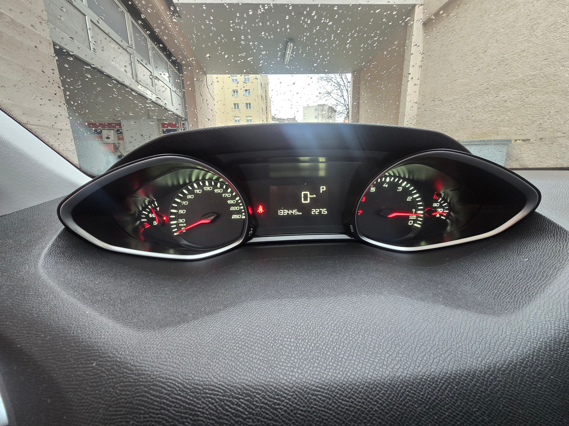 PEUGEOT 308 1.2 THP Allure Automatic-image-14