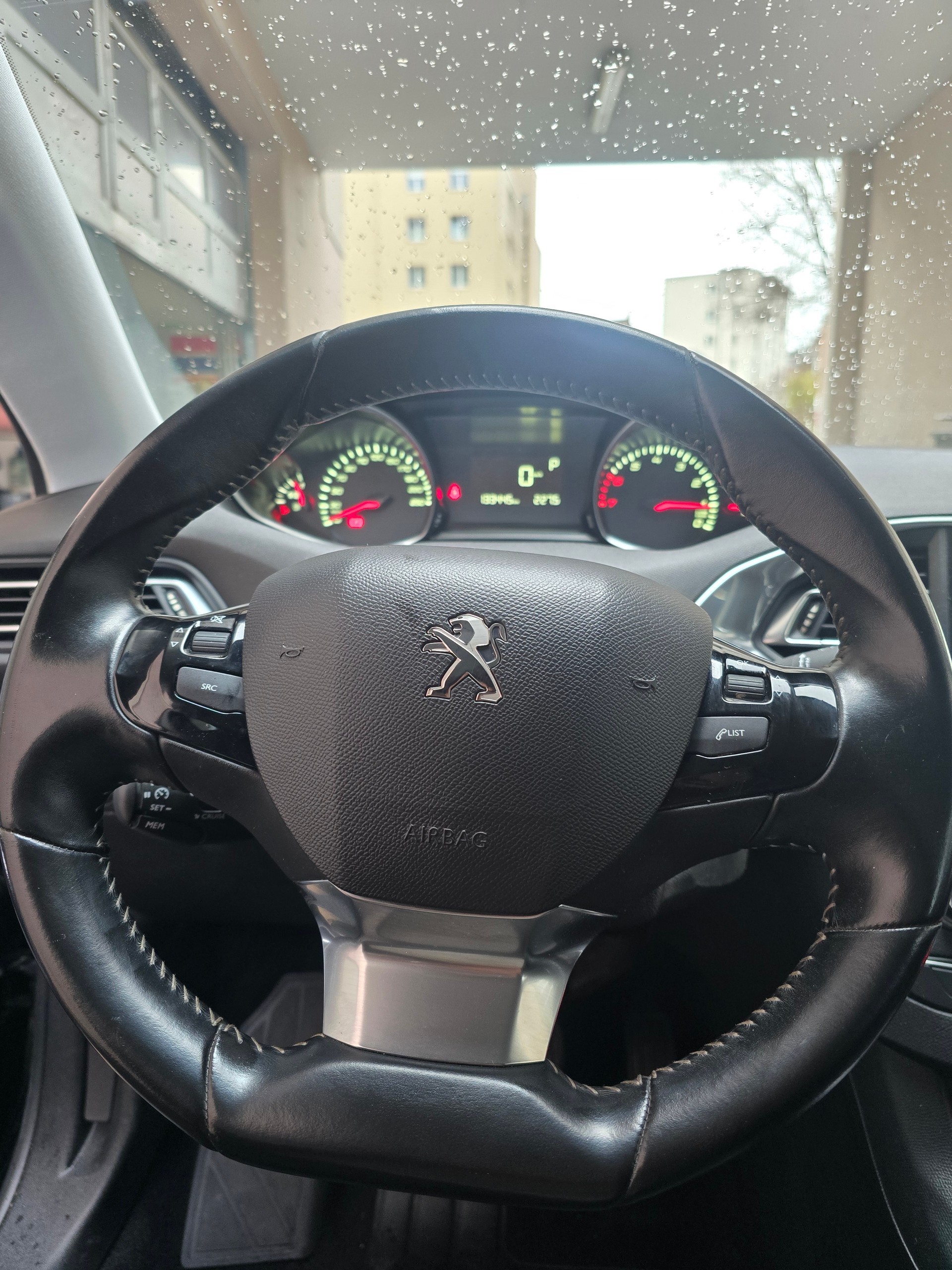 PEUGEOT 308 1.2 THP Allure Automatic-image-8