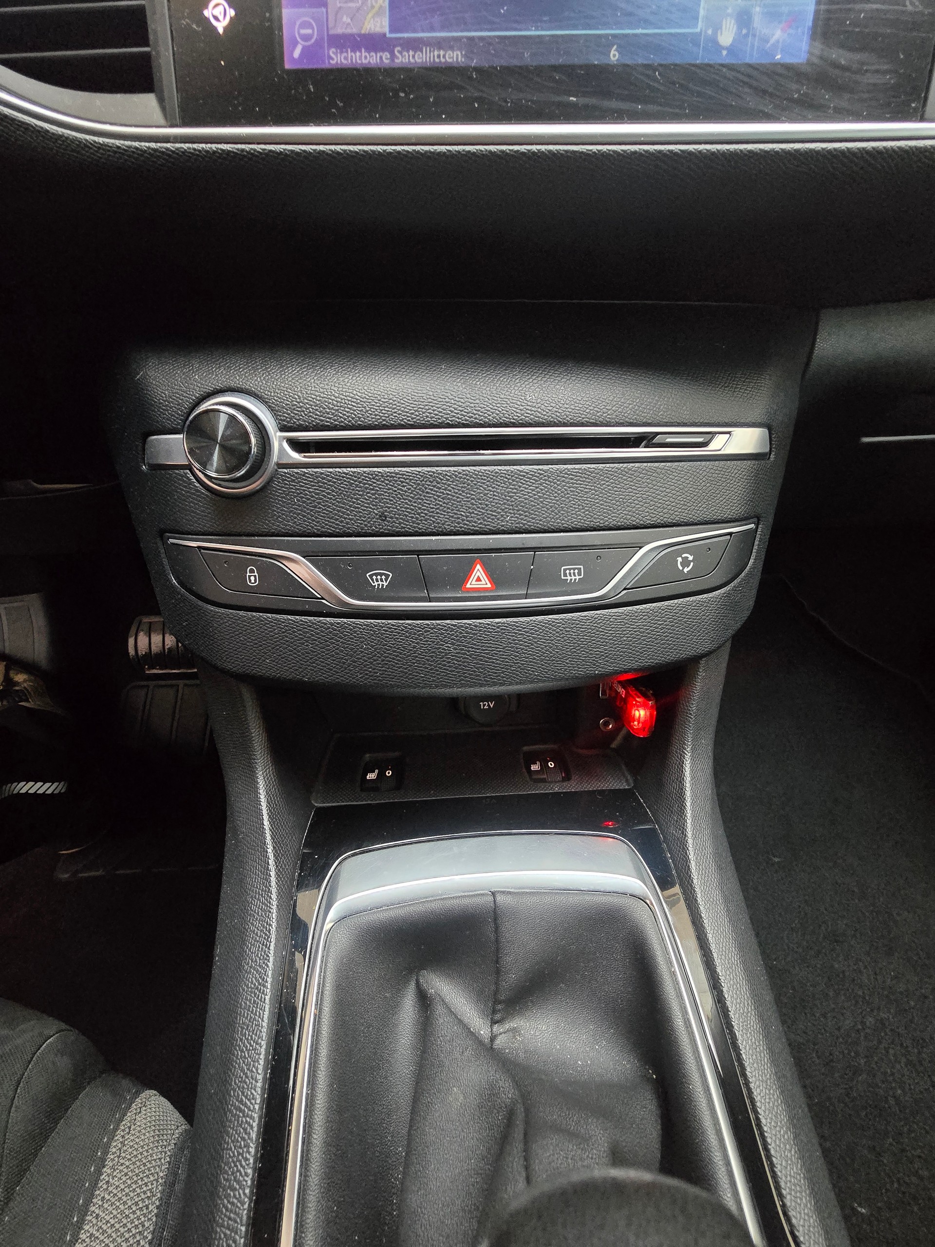 PEUGEOT 308 1.2 THP Allure Automatic-image-10