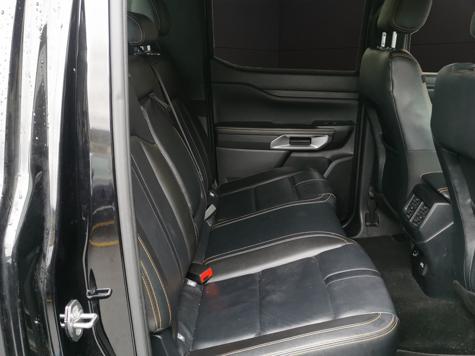 FORD Ranger Wildtrak 2.0 Eco Blue e-4WD Automat-image-14