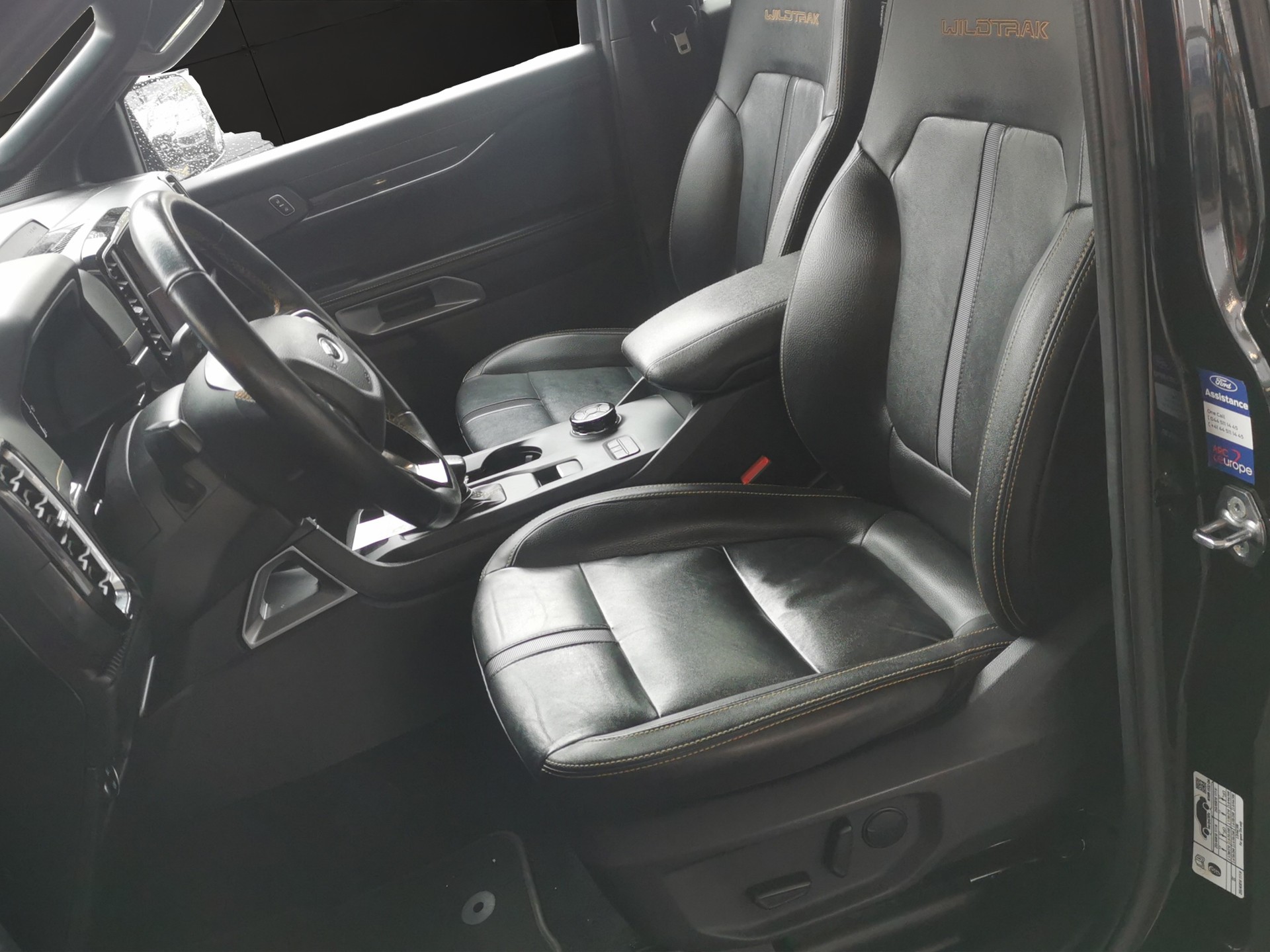 FORD Ranger Wildtrak 2.0 Eco Blue e-4WD Automat-image-11