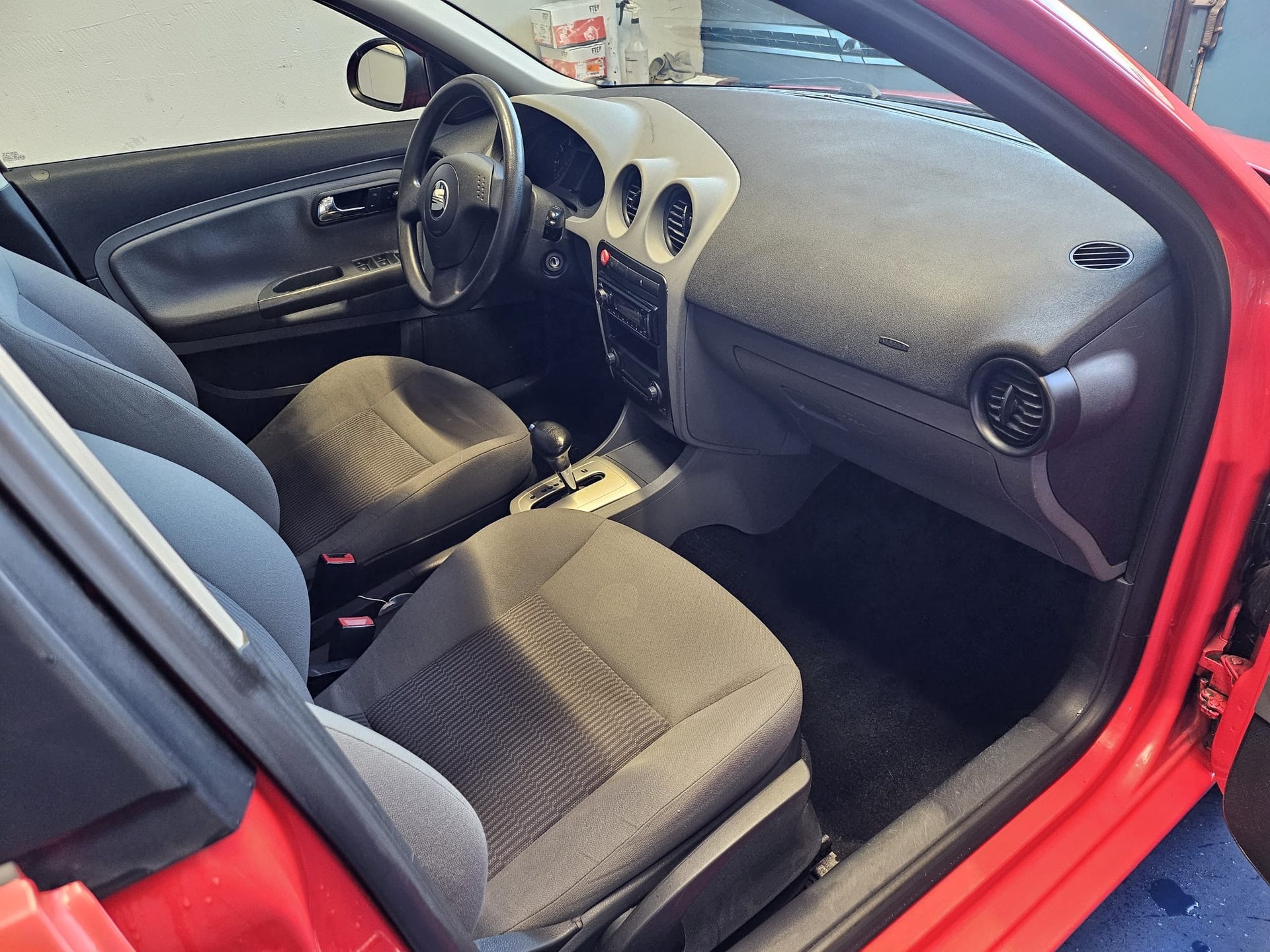 SEAT IBIZA-image-12