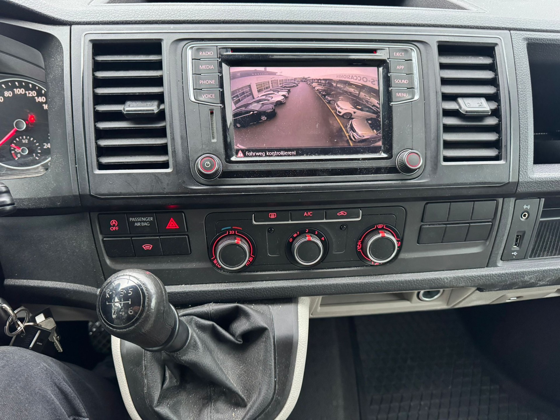 VW T6 2.0 TDI-image-14