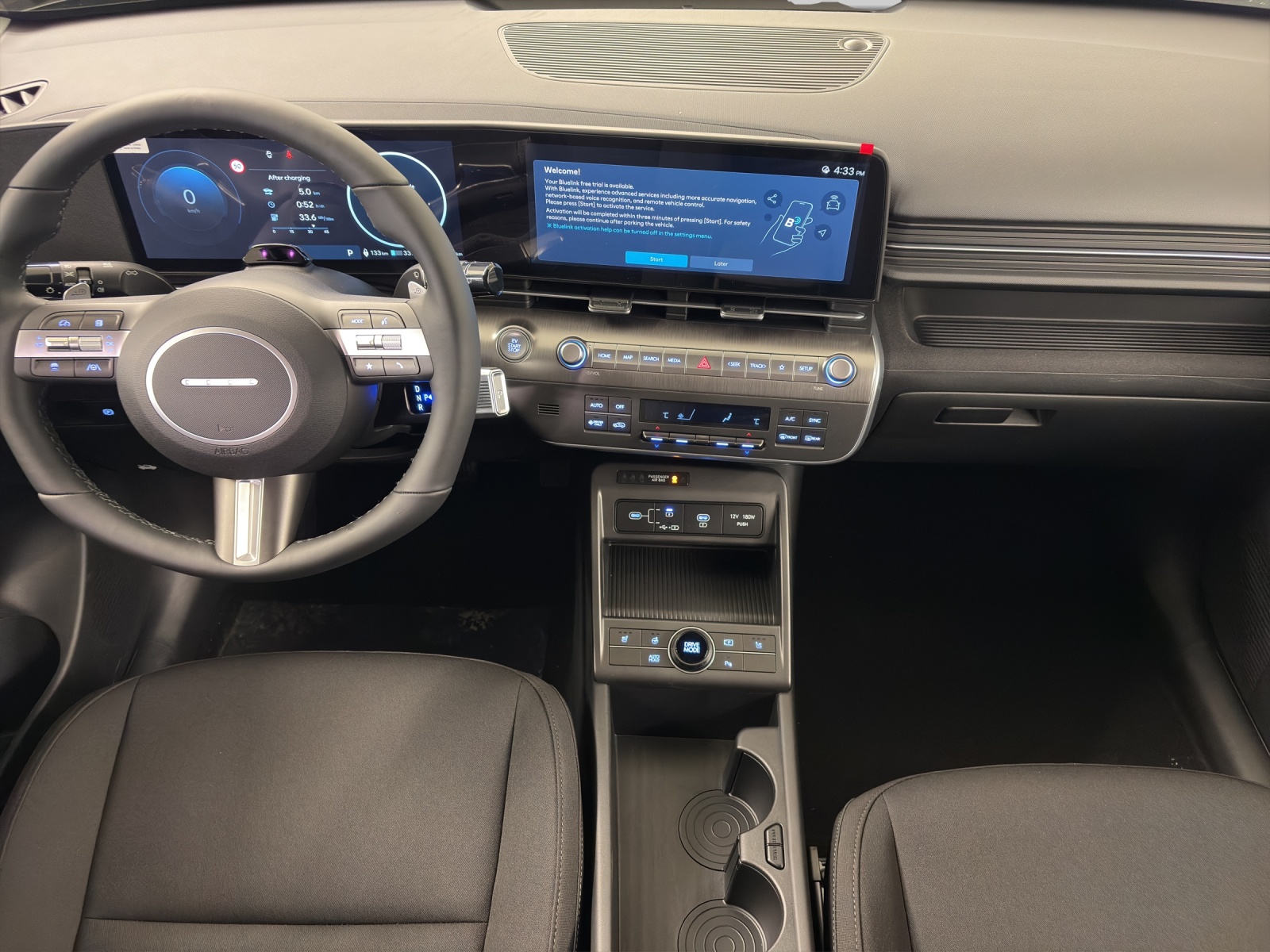 HYUNDAI Kona EV 65.4 kWh Origo-image-11