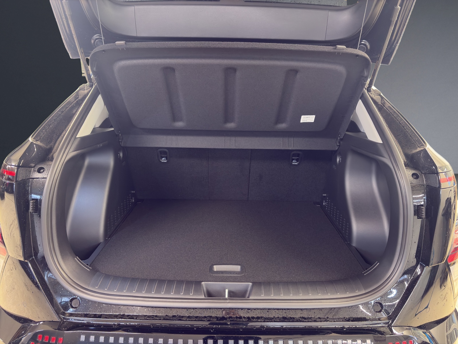 HYUNDAI Kona EV 65.4 kWh Origo-image-16