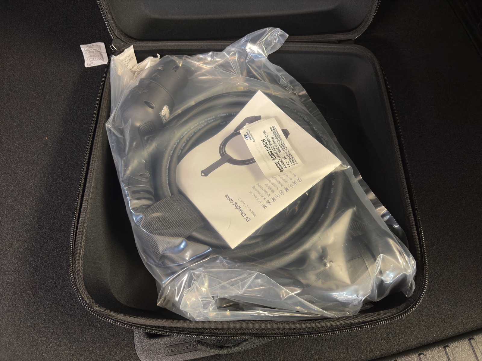 HYUNDAI Kona EV 65.4 kWh Origo-image-17