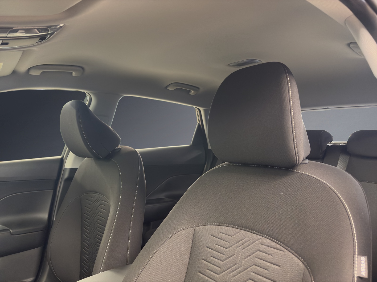 HYUNDAI Kona EV 65.4 kWh Origo-image-7