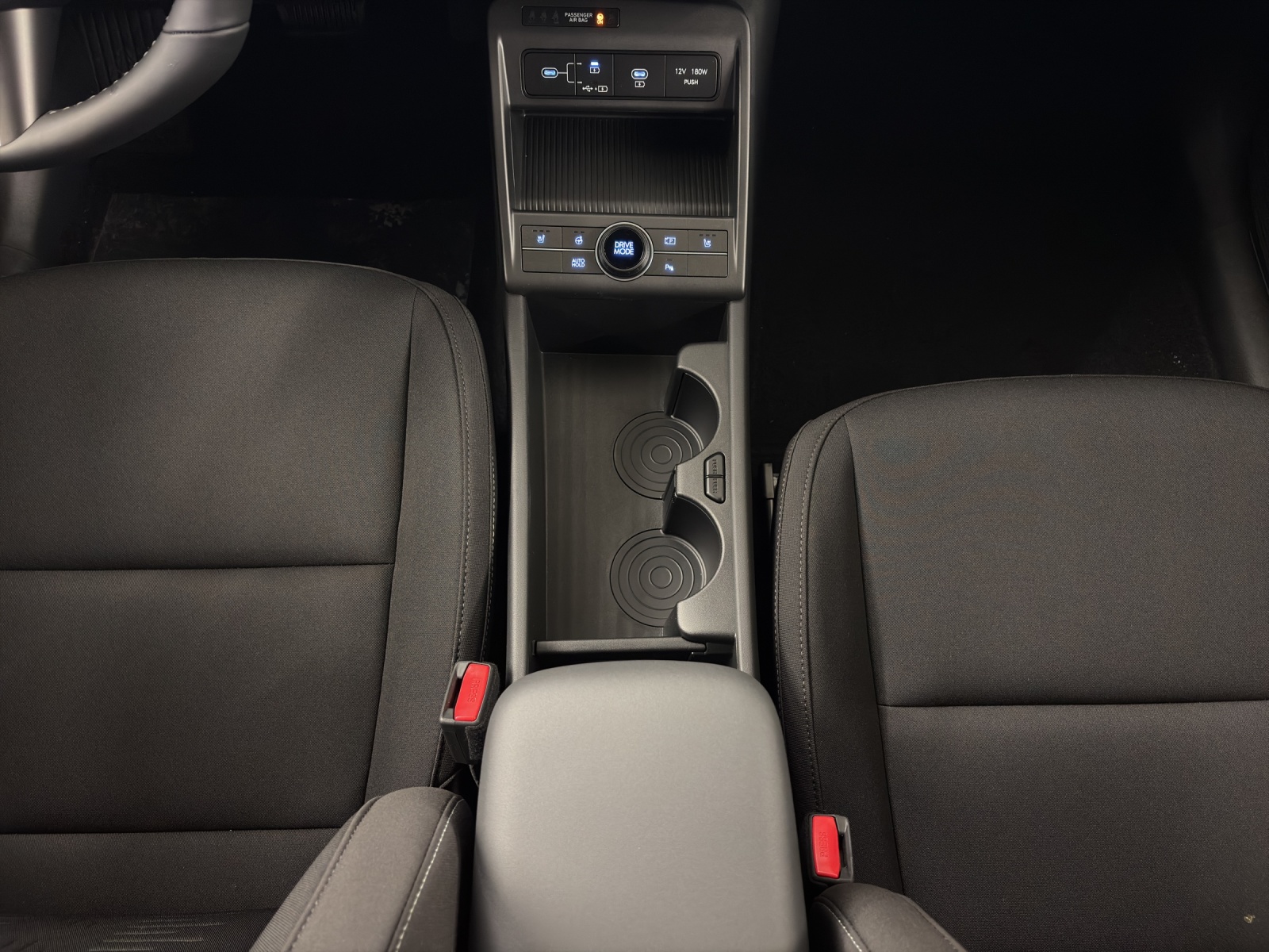 HYUNDAI Kona EV 65.4 kWh Origo-image-14