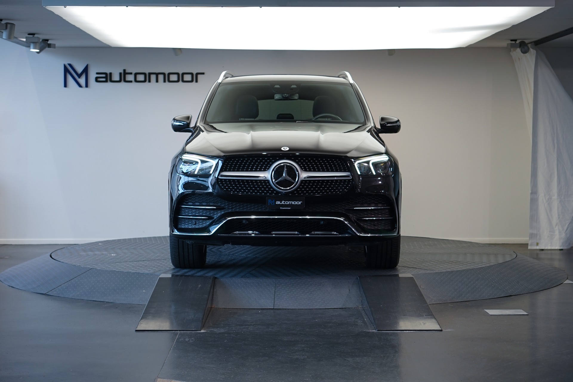 MERCEDES-BENZ GLE 300 d 4Matic 9G-Tronic *CH-Fahrzeug*-showroom-element-1