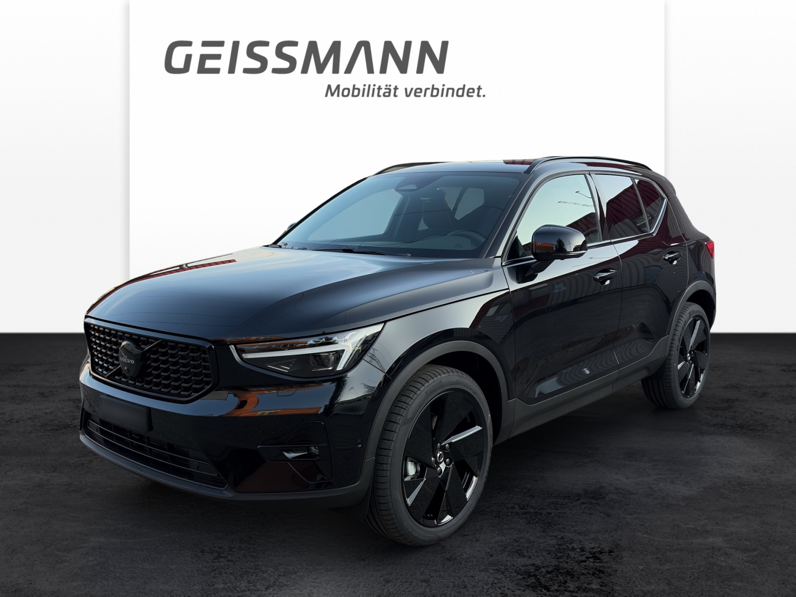 VOLVO XC40 2.0 B4 MH Black Edition-image-0