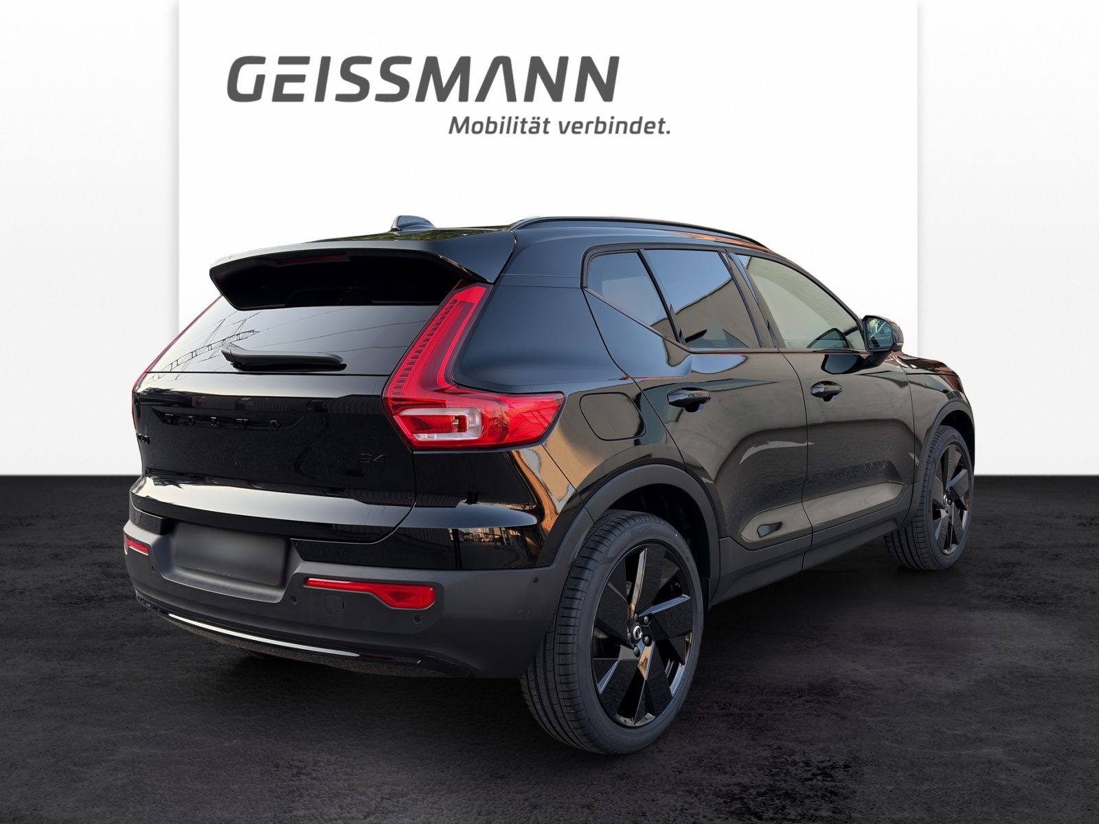 VOLVO XC40 2.0 B4 MH Black Edition-image-5