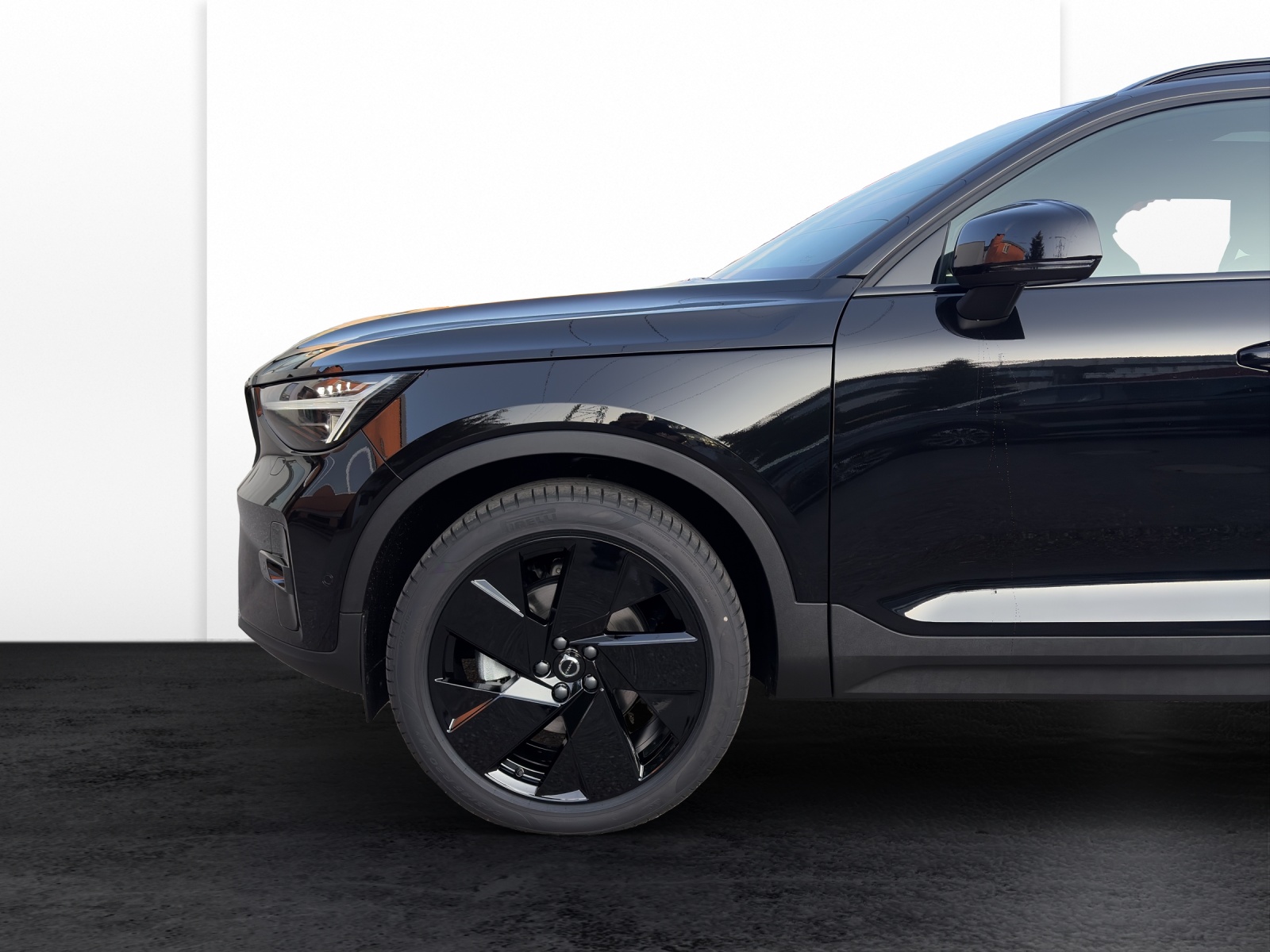 VOLVO XC40 2.0 B4 MH Black Edition-image-19