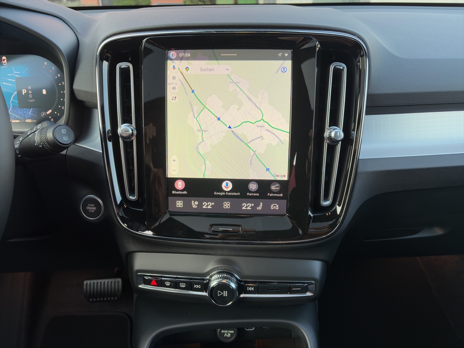 VOLVO XC40 2.0 B4 MH Black Edition-image-12