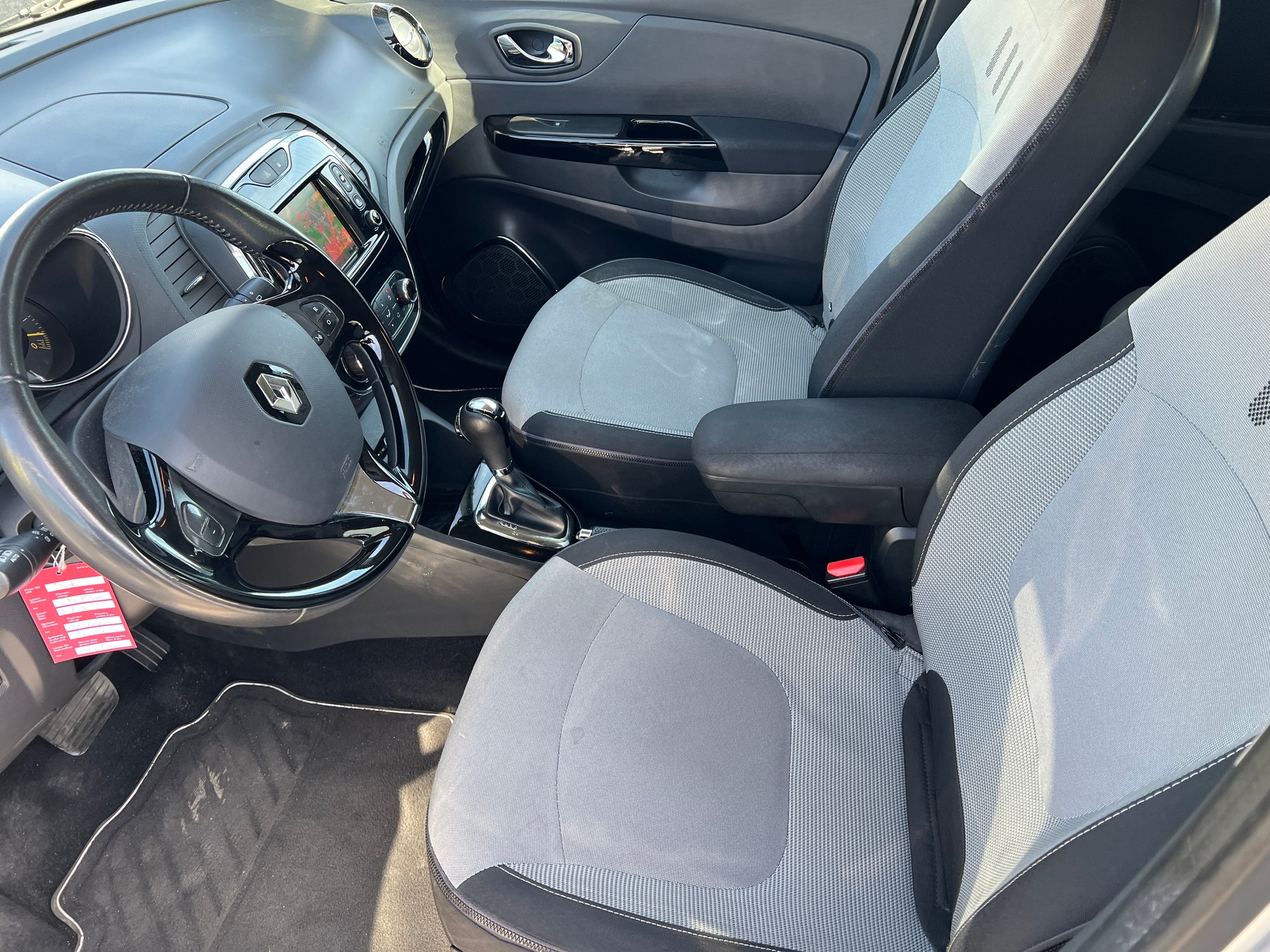 RENAULT Captur 1.2 T 16V Privilège EDC Automat (Klimatronik * Alufelgen * Sensoren Mit Kamera * Multilenkrad * Navigation * BO5)-image-13