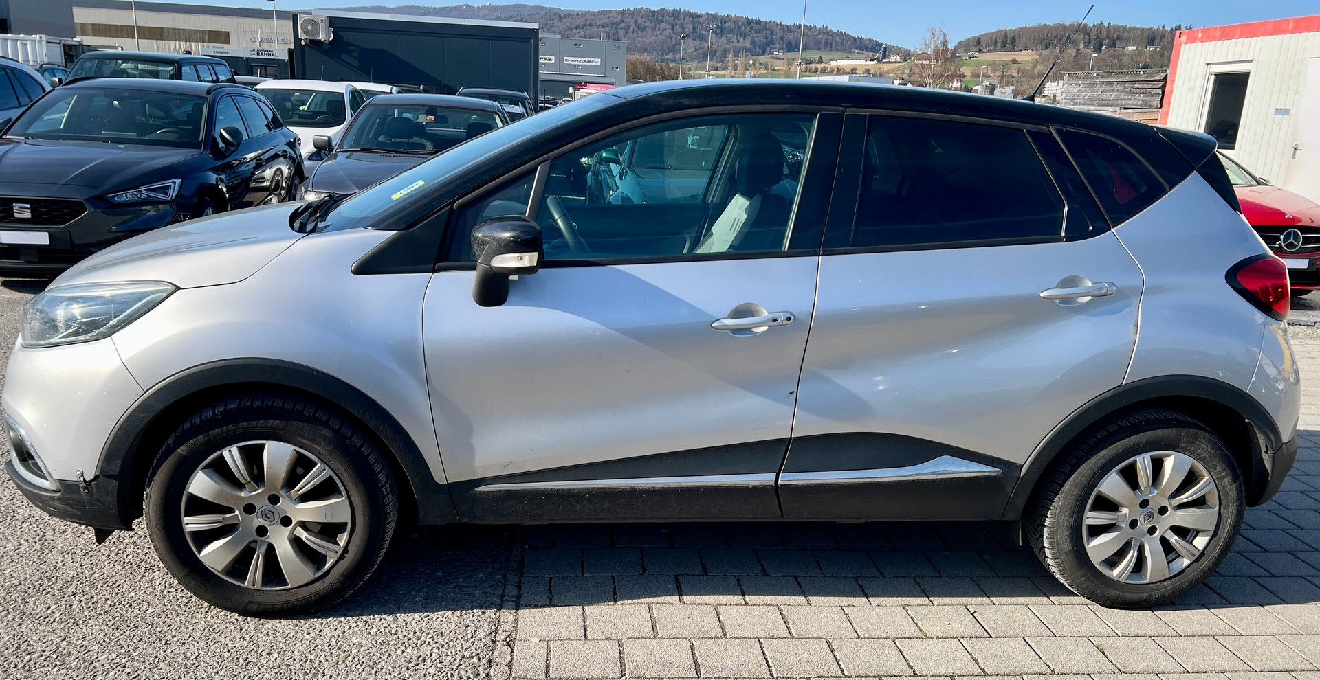 RENAULT Captur 1.2 T 16V Privilège EDC Automat (Klimatronik * Alufelgen * Sensoren Mit Kamera * Multilenkrad * Navigation * BO5)-image-5
