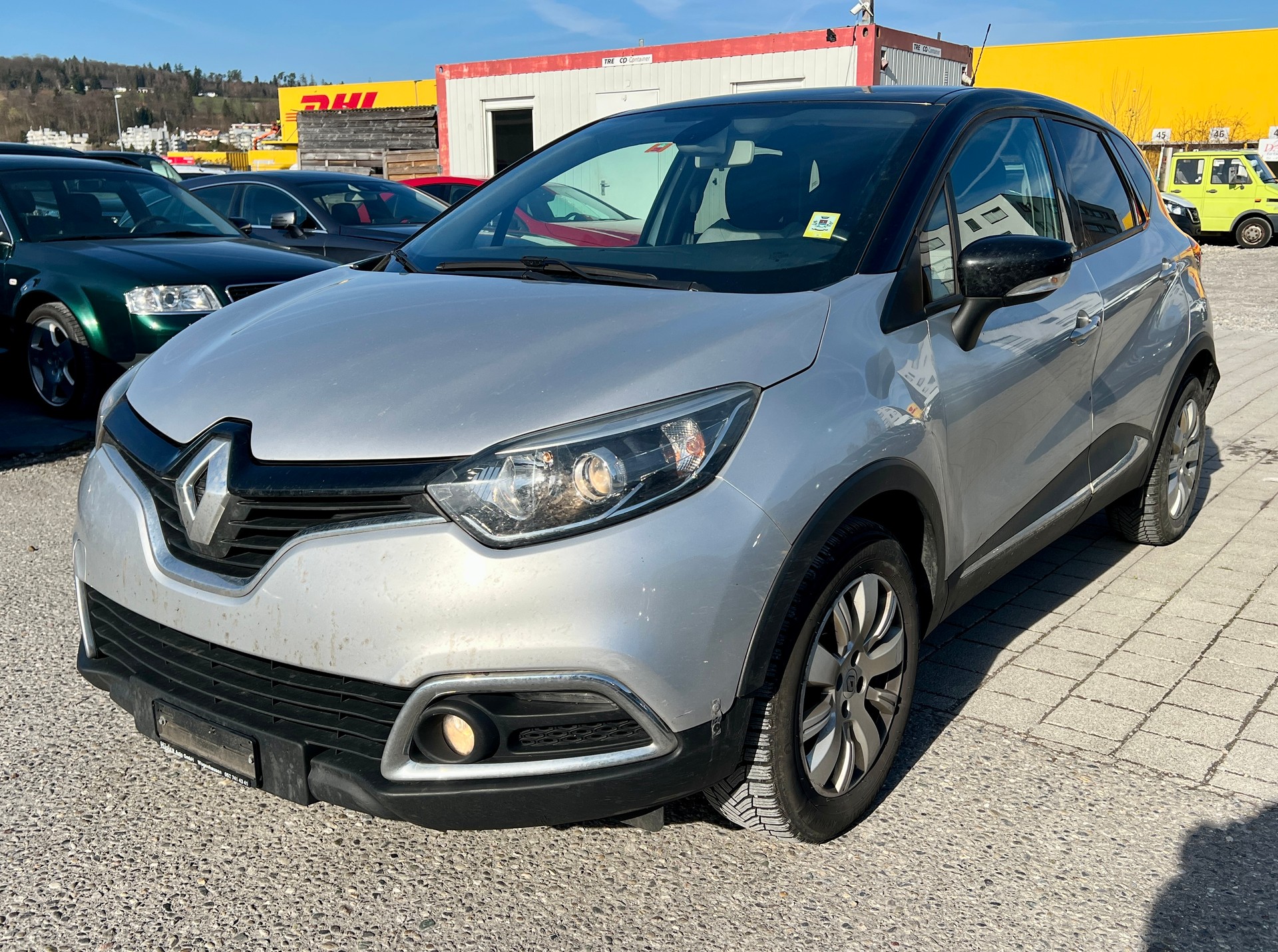 RENAULT Captur 1.2 T 16V Privilège EDC Automat (Klimatronik * Alufelgen * Sensoren Mit Kamera * Multilenkrad * Navigation * BO5)-image-2