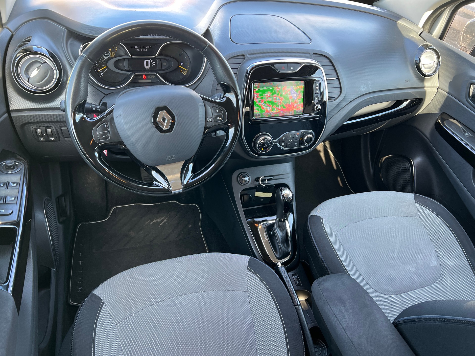 RENAULT Captur 1.2 T 16V Privilège EDC Automat (Klimatronik * Alufelgen * Sensoren Mit Kamera * Multilenkrad * Navigation * BO5)-image-9