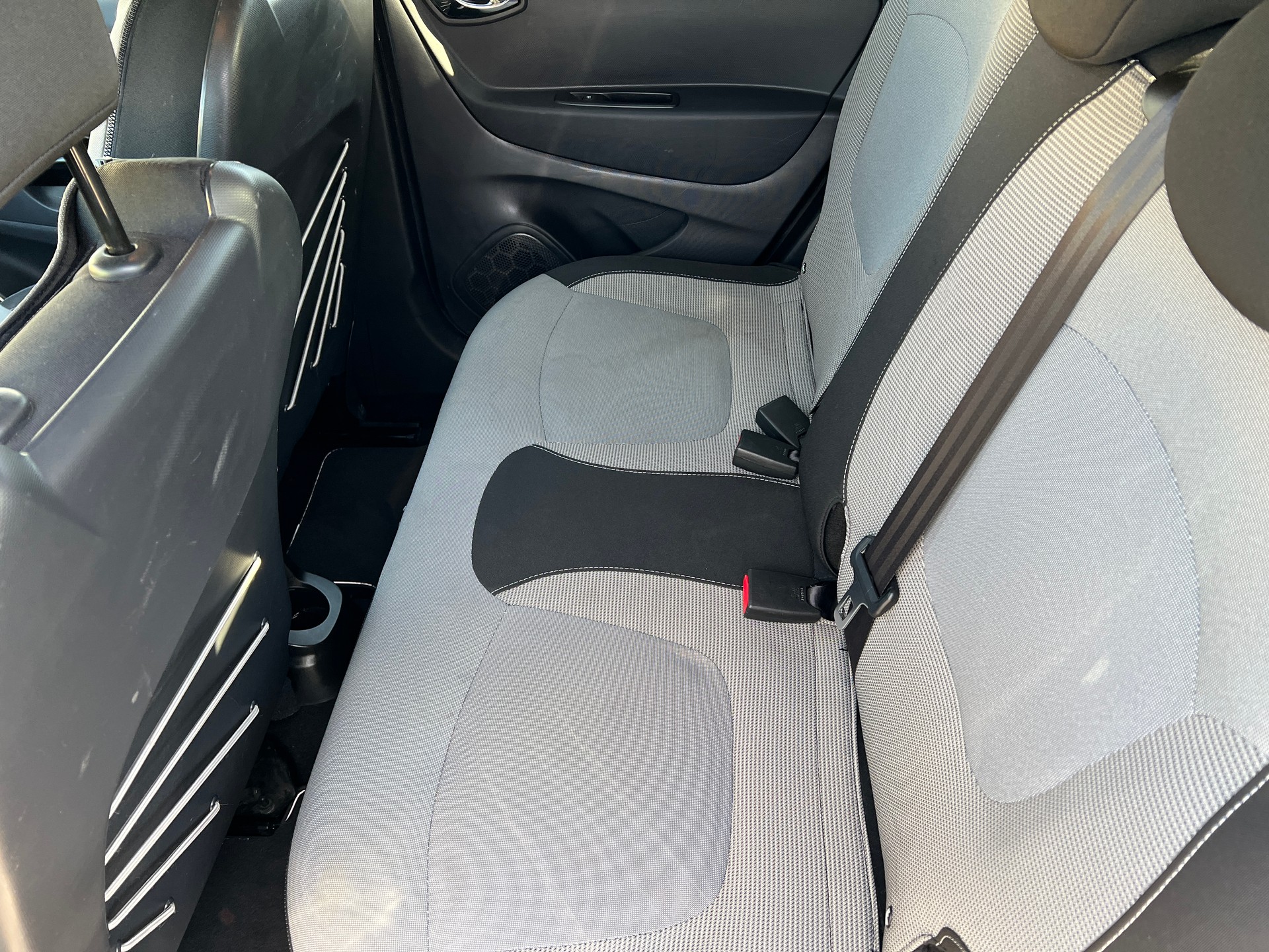 RENAULT Captur 1.2 T 16V Privilège EDC Automat (Klimatronik * Alufelgen * Sensoren Mit Kamera * Multilenkrad * Navigation * BO5)-image-14