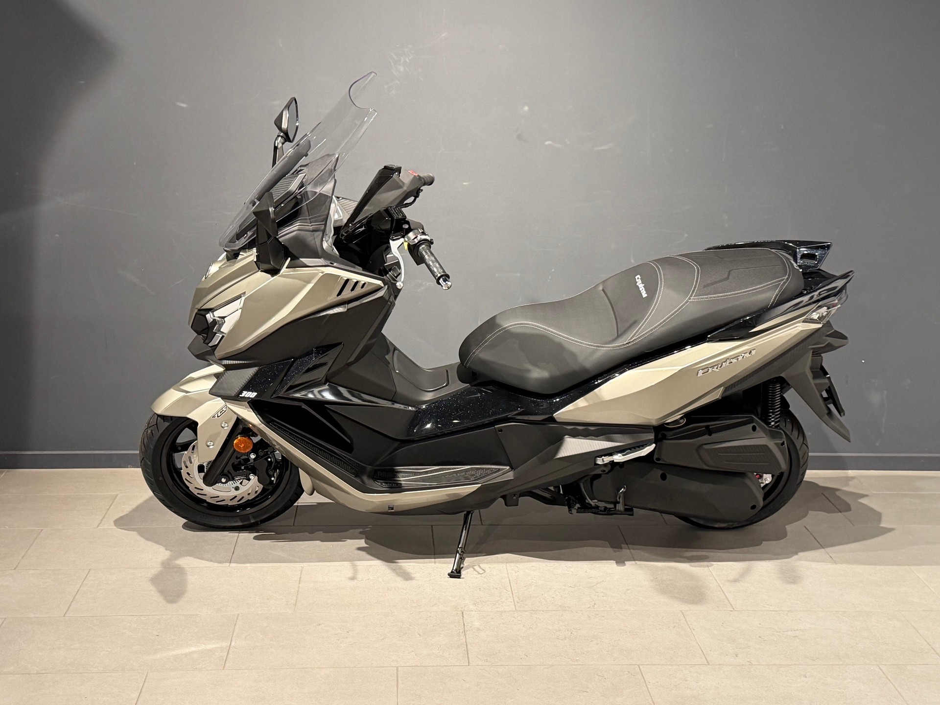 SYM Cruisym 300-showroom-element-3