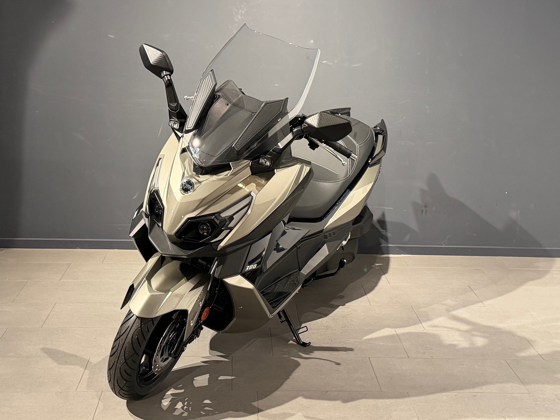 SYM Cruisym 300-showroom-element-2