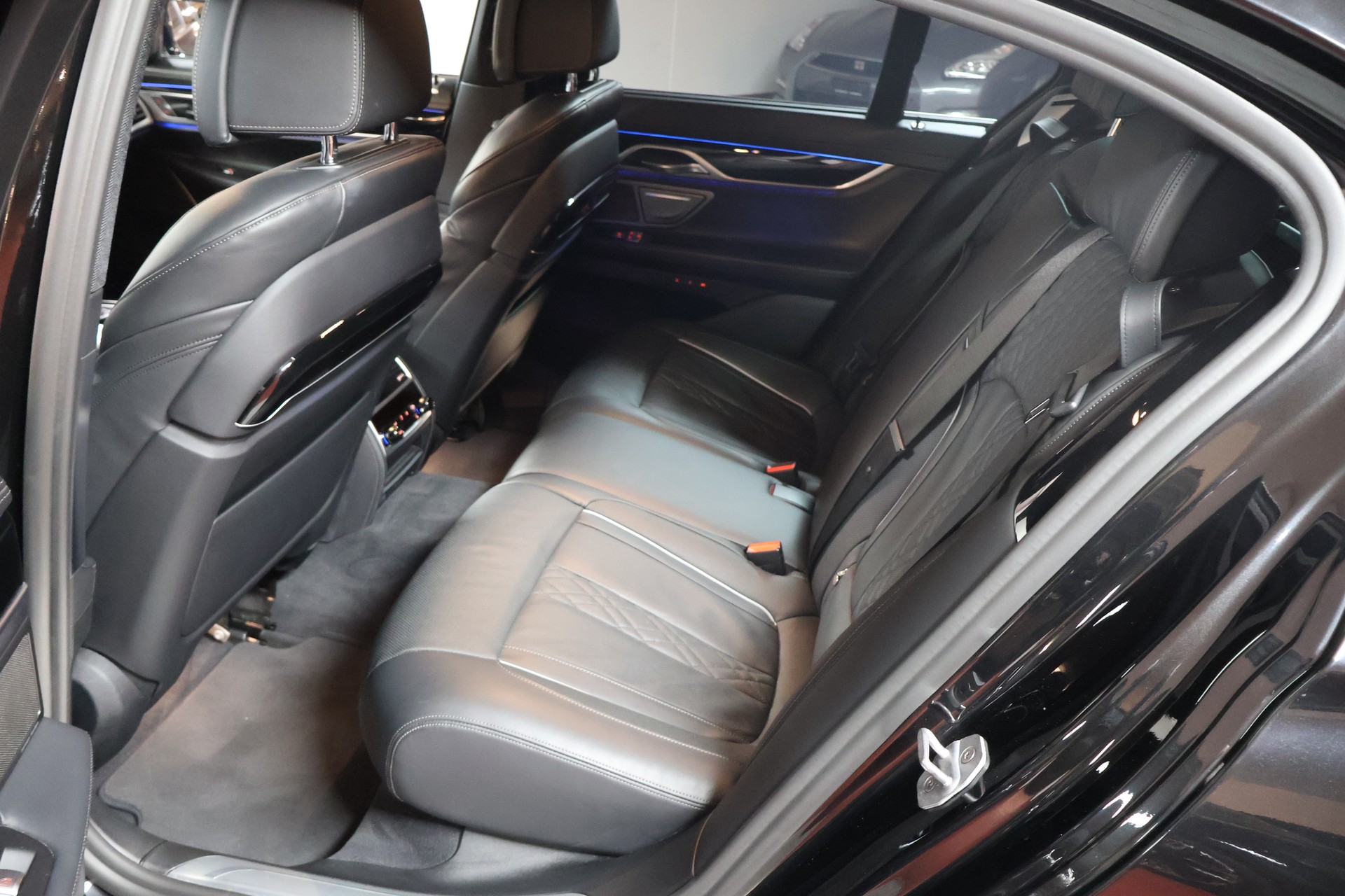 BMW 730d xDrive Steptronic-image-17