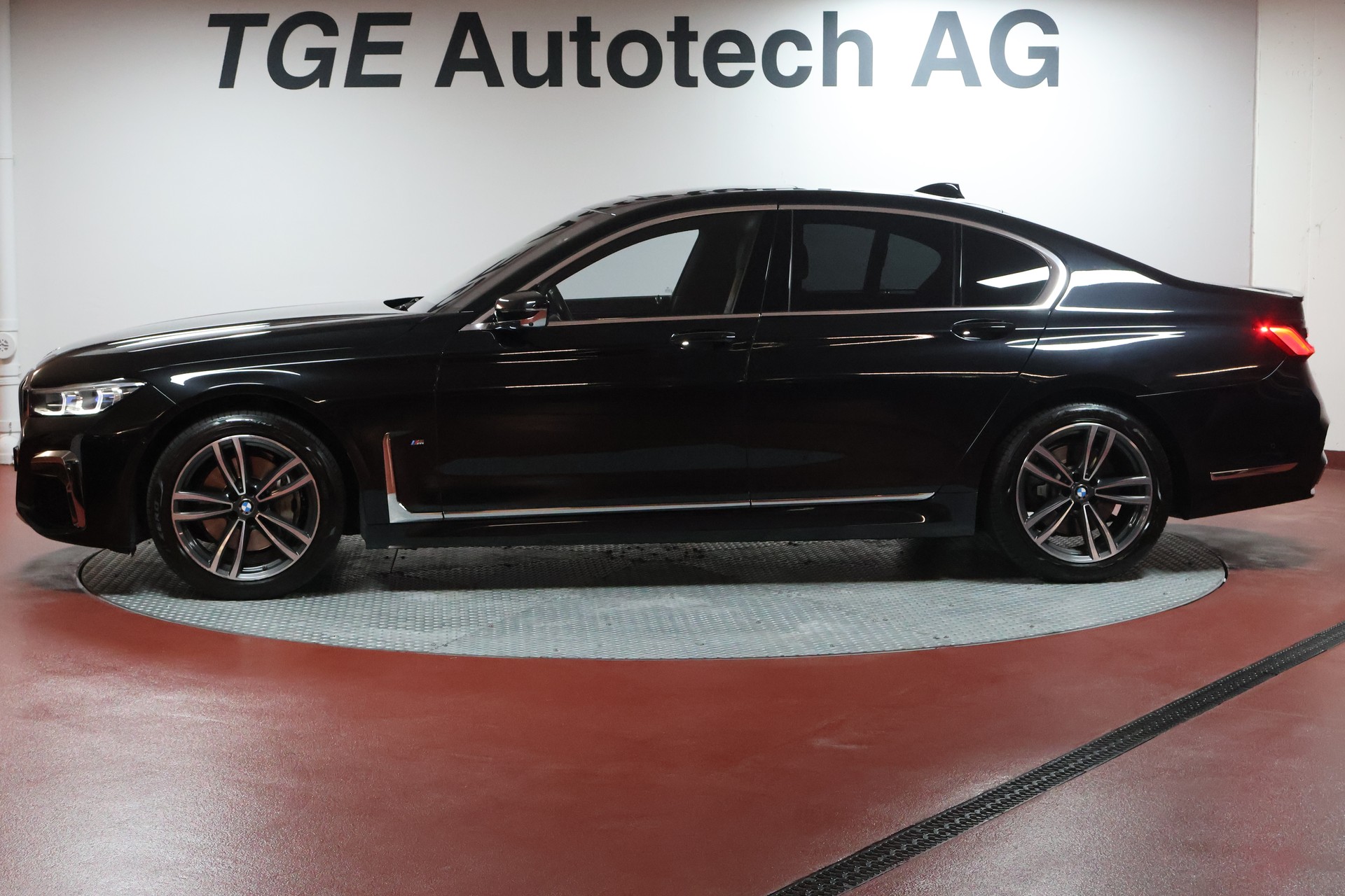 BMW 730d xDrive Steptronic-image-3
