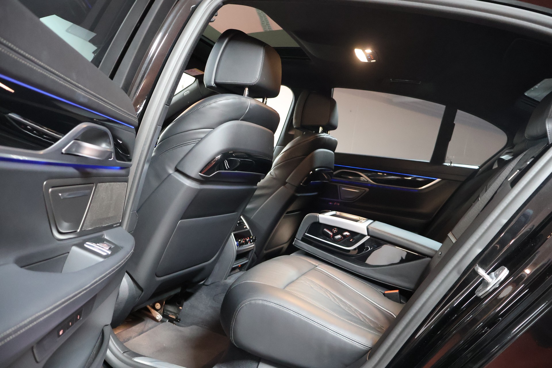 BMW 730d xDrive Steptronic-image-18