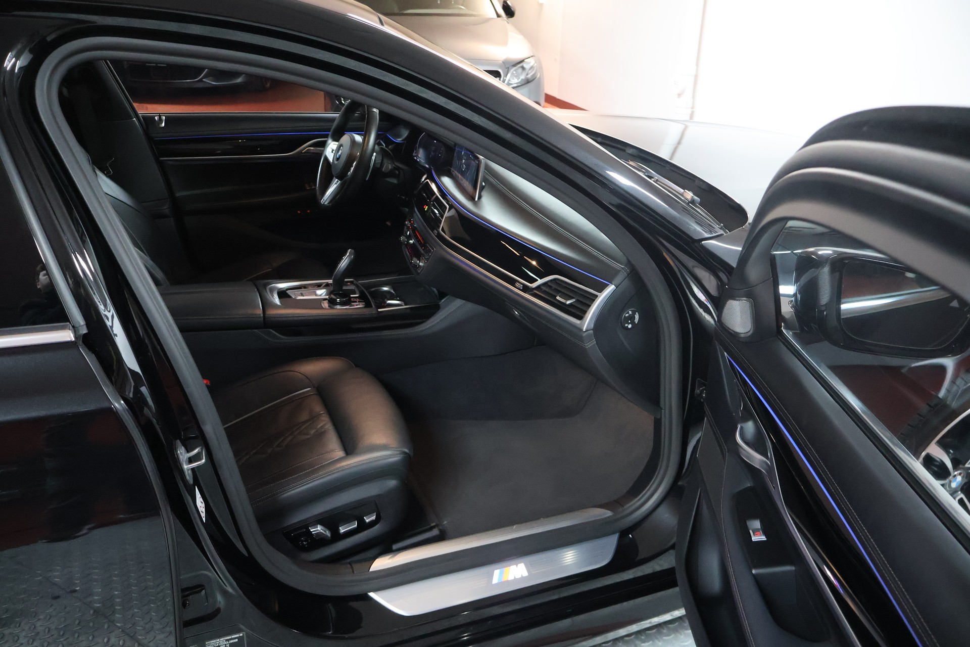 BMW 730d xDrive Steptronic-image-13