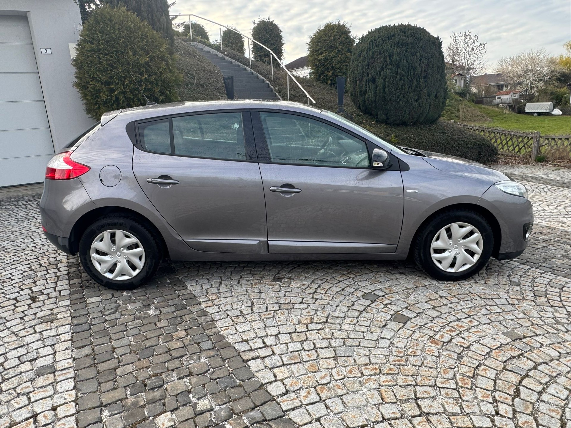 RENAULT Mégane Coupé 1.4 16V Turbo Bose-image-7