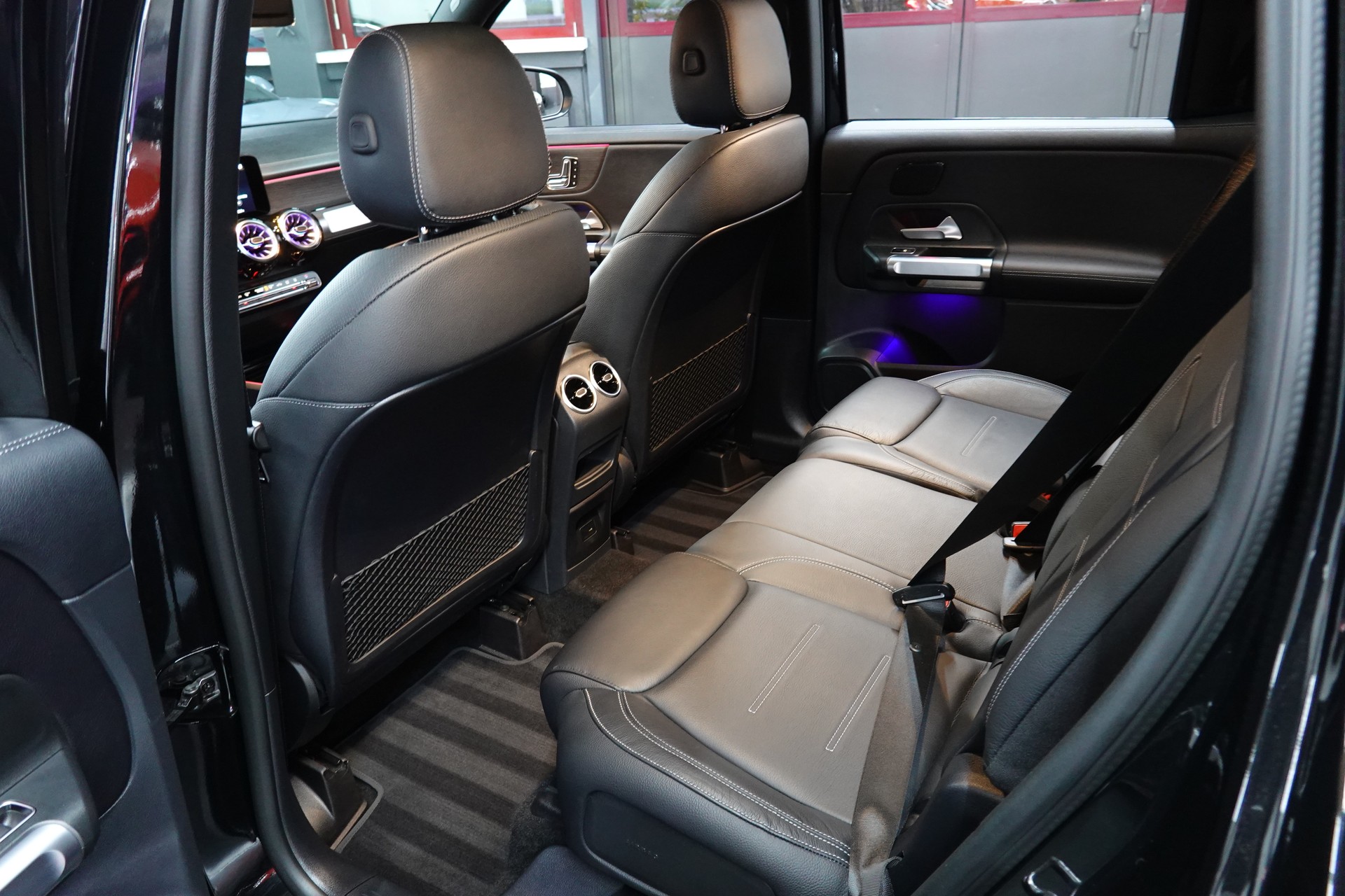 MERCEDES-BENZ GLB 35 AMG 4MATIC 8G-TRONIC CH-FZ MIT GARANTIE 7-PLÄTZER-image-34