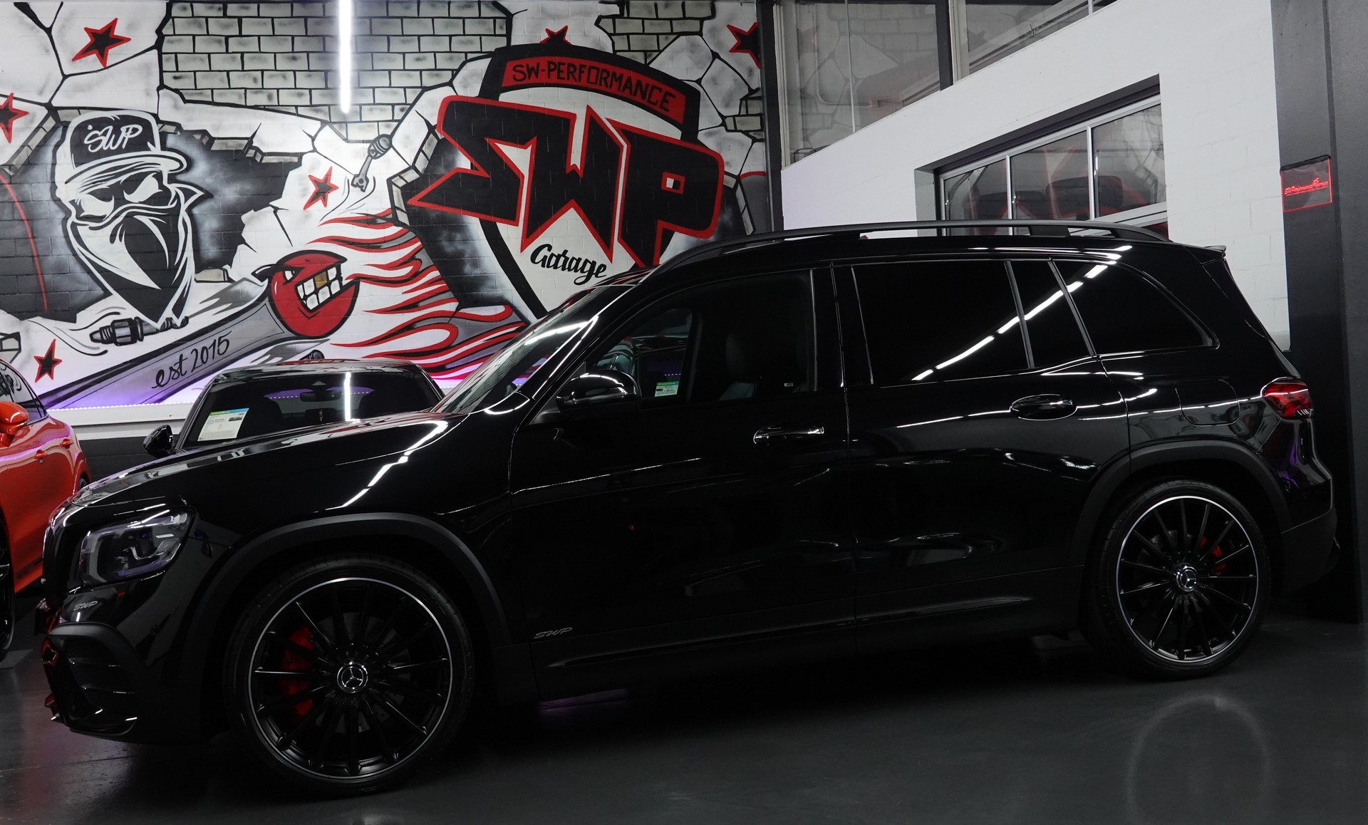 MERCEDES-BENZ GLB 35 AMG 4MATIC 8G-TRONIC CH-FZ MIT GARANTIE 7-PLÄTZER-showroom-element-1
