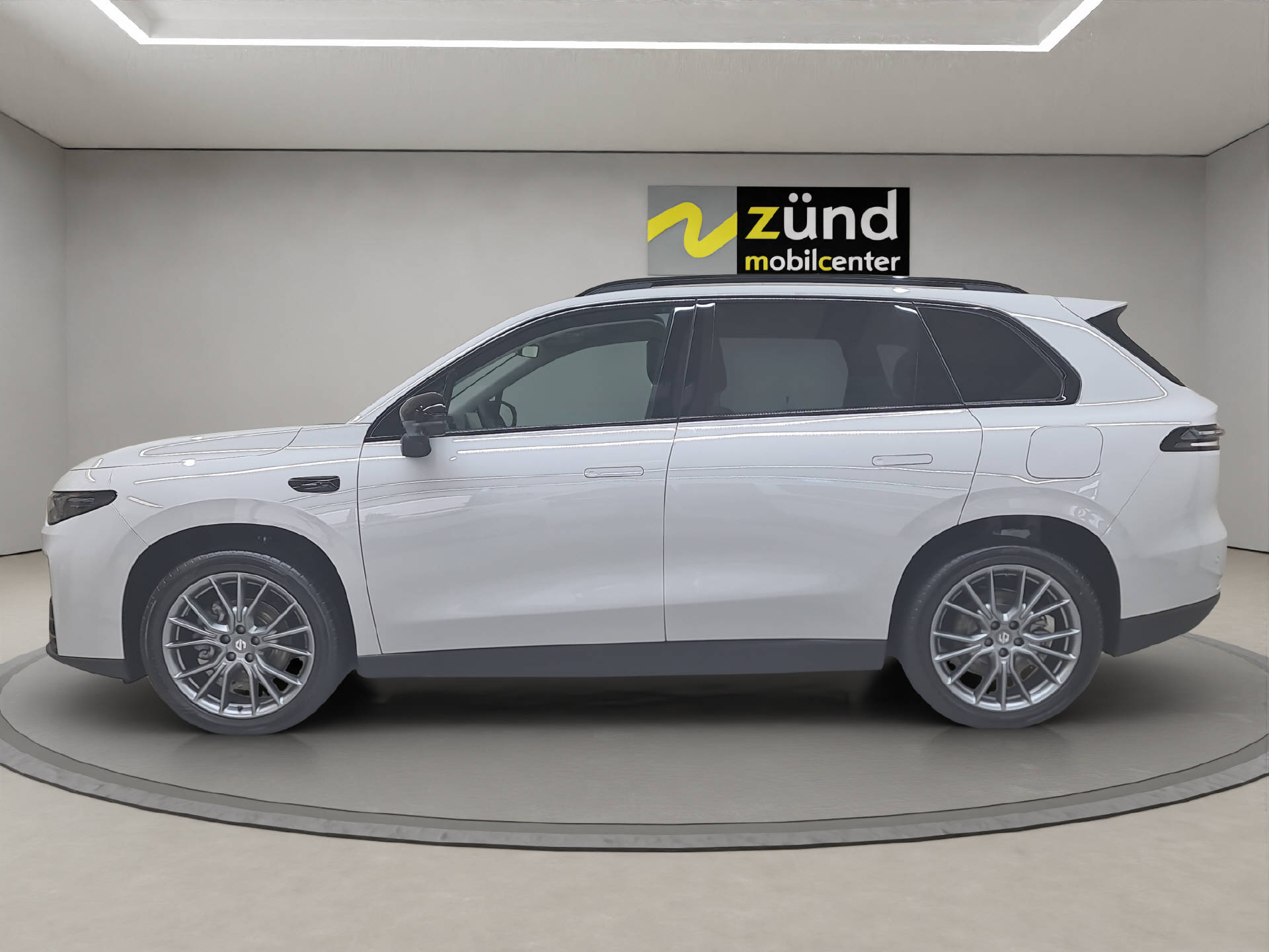LEAPMOTOR C10 1.5 Hybrid EV-image-1