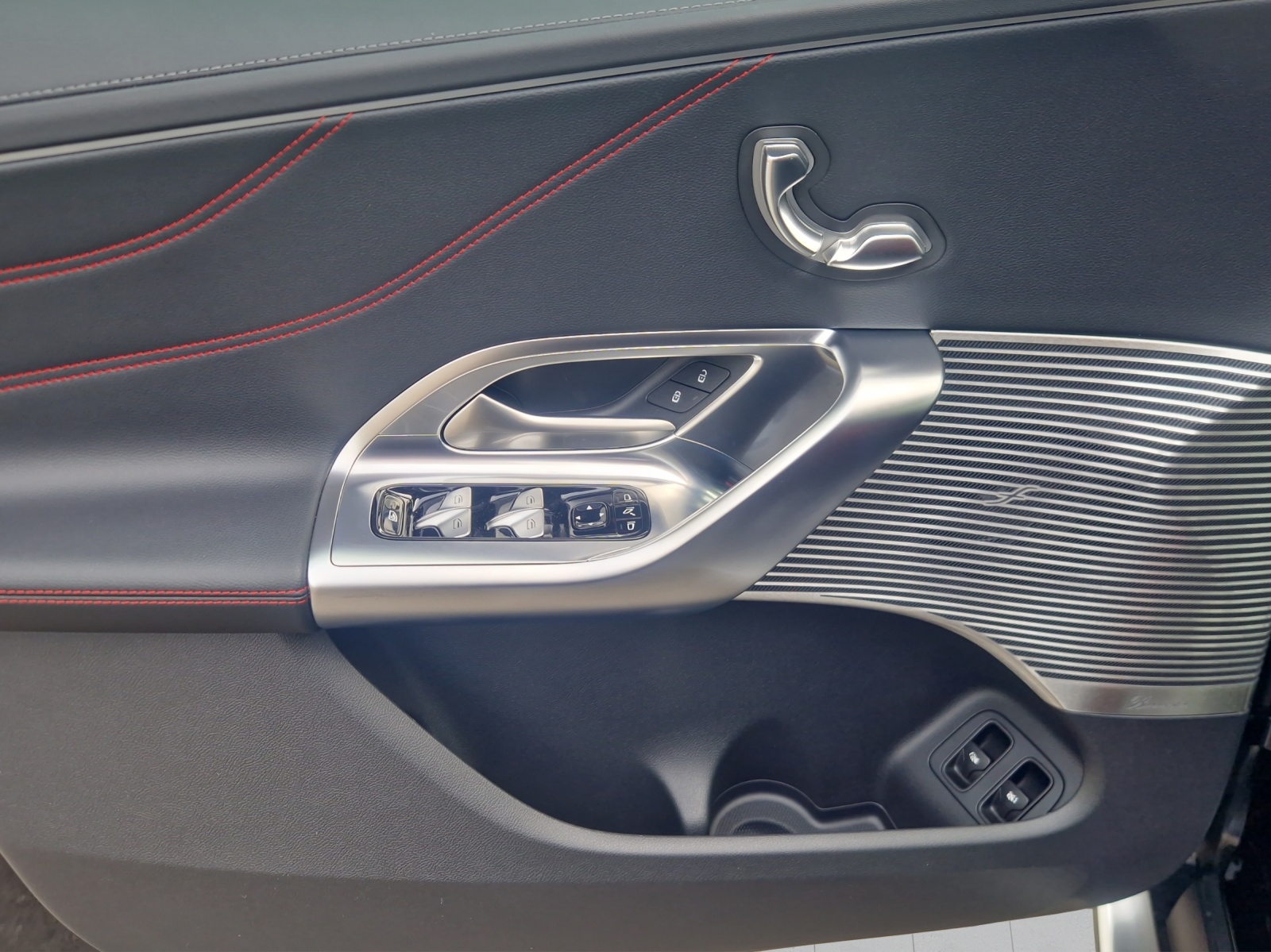 Image MERCEDES-BENZ GLC-400 GLC 400 4MATIC 94 kWh EQ