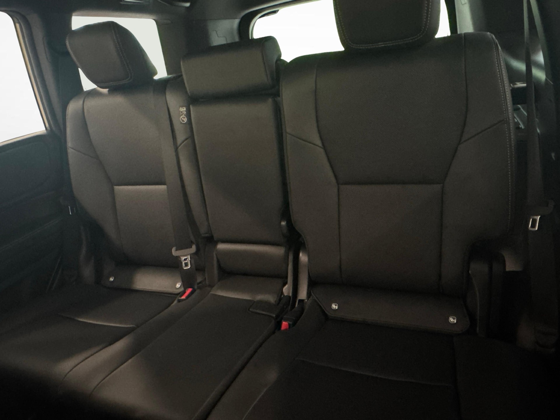 TOYOTA Land Cruiser 2.8 D 48V Style-image-11