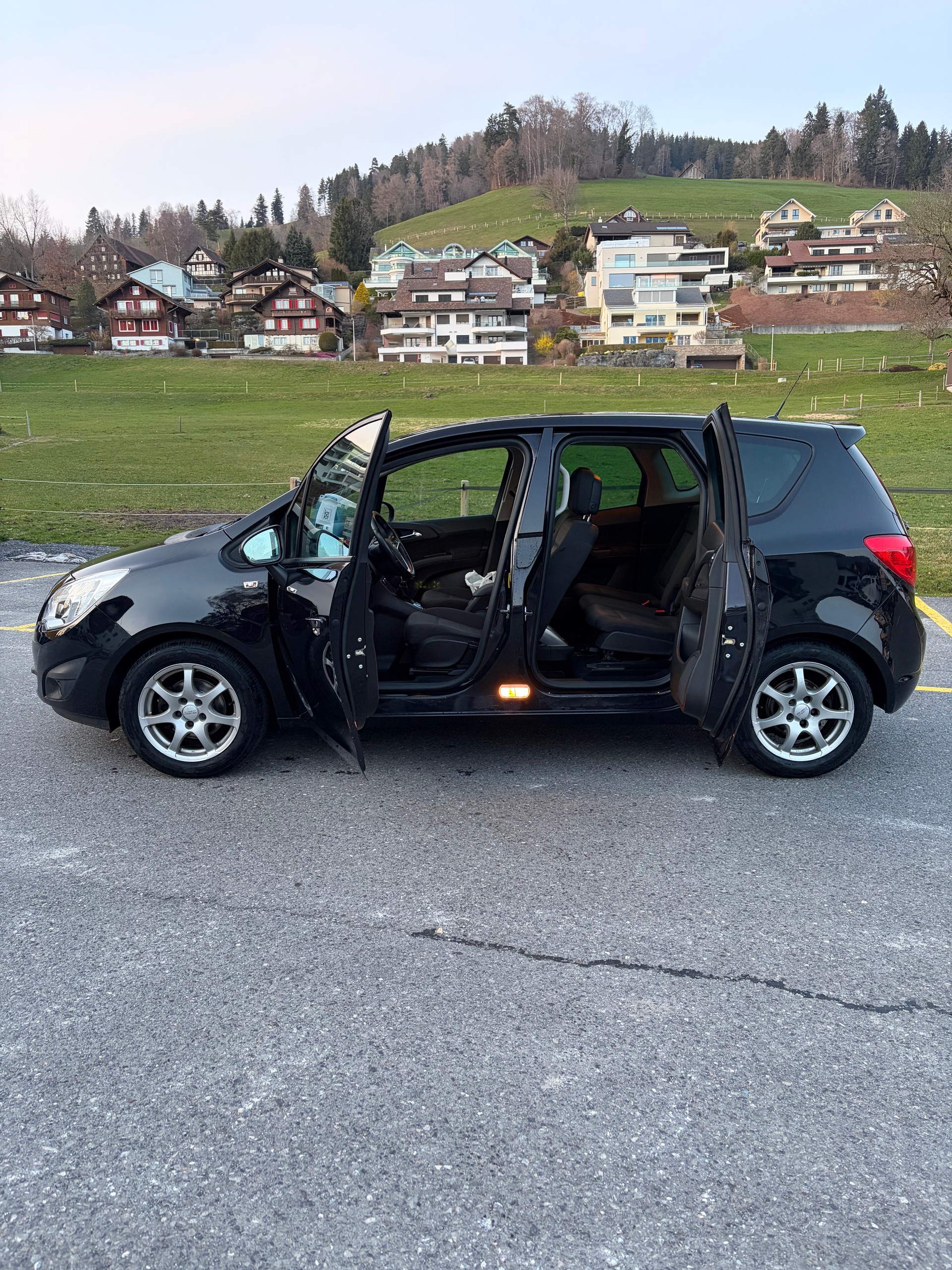 OPEL Meriva 1.4 Turbo Enjoy-image-2