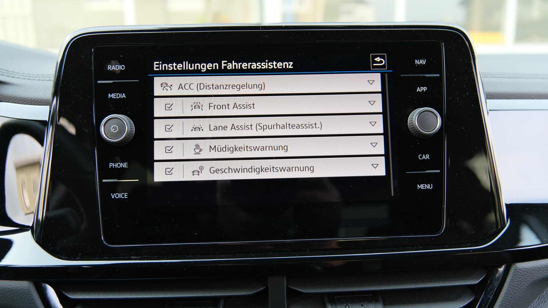 VW T-Roc 1.5 TSI EVO R-Line DSG-image-21