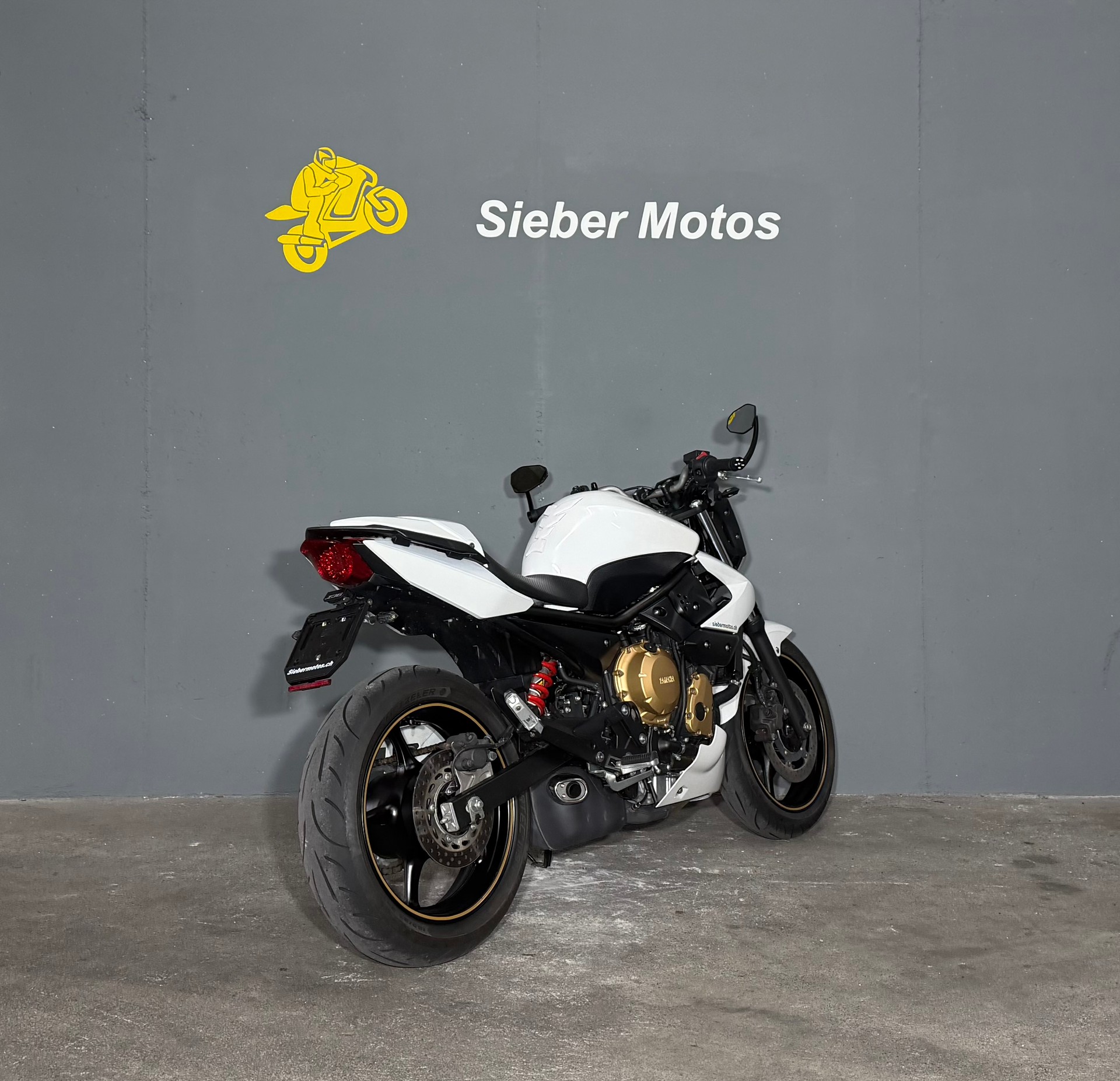 YAMAHA XJ 6 N ABS-showroom-element-3