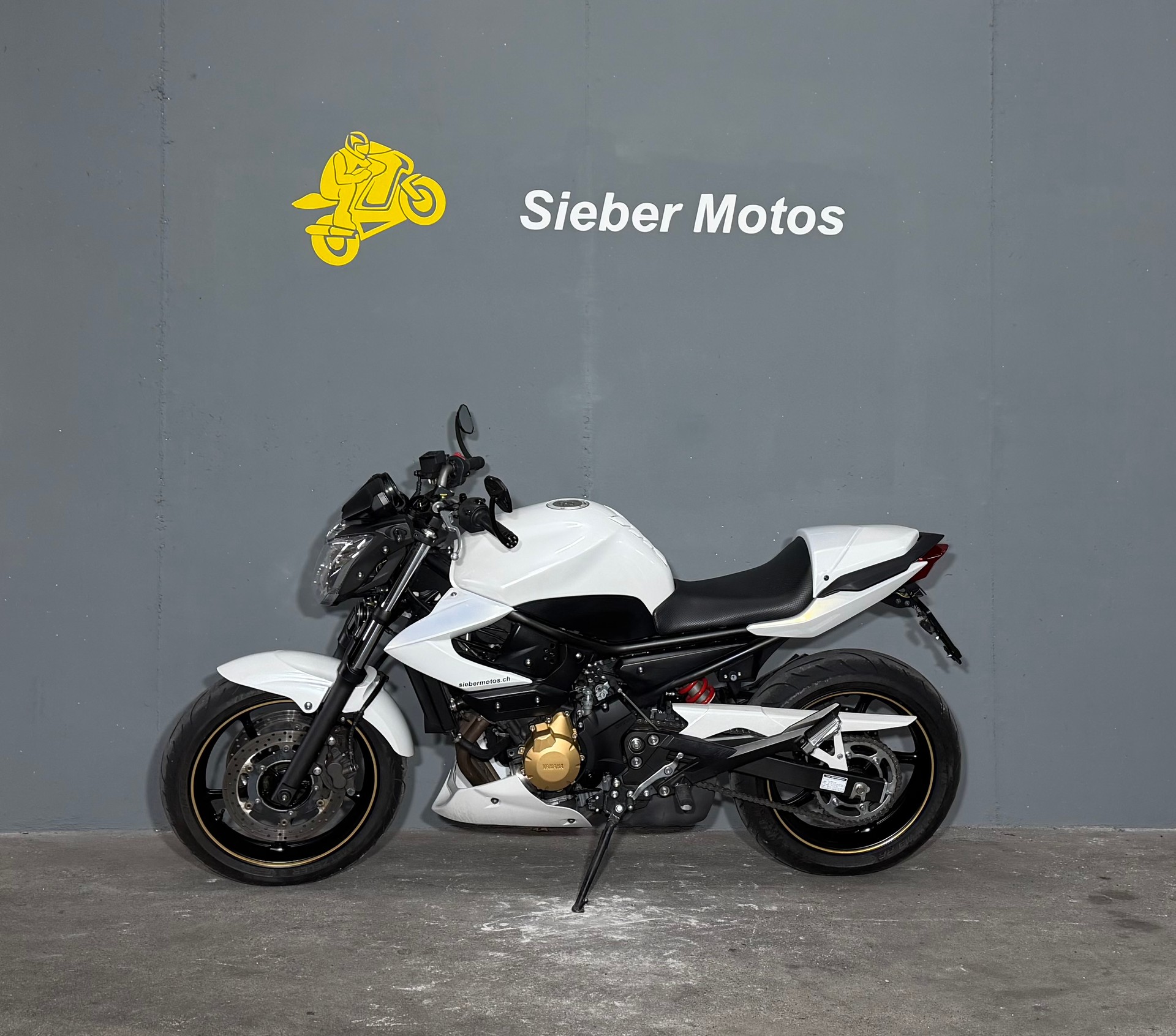 YAMAHA XJ 6 N ABS-showroom-element-2