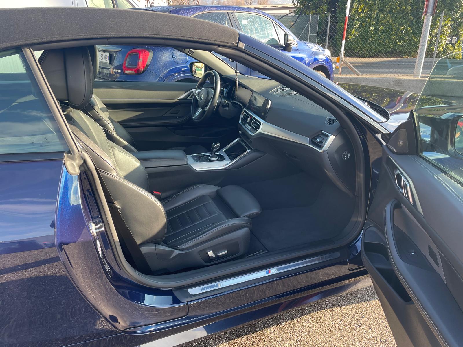 BMW M440i xDrive 48V Cabriolet Steptronic-image-3