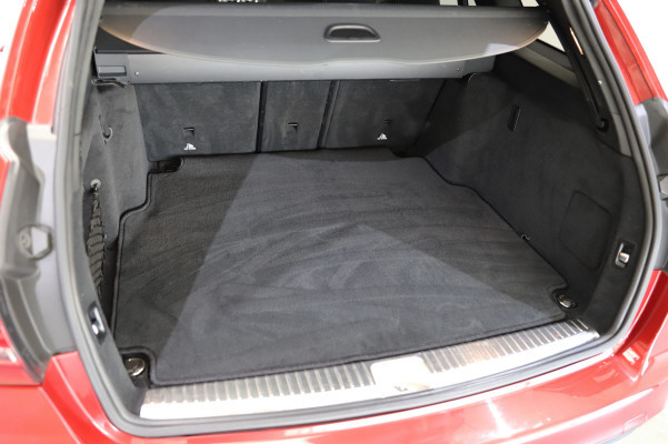 MERCEDES-BENZ C 220d SwissStar AMG L.4M-image-11