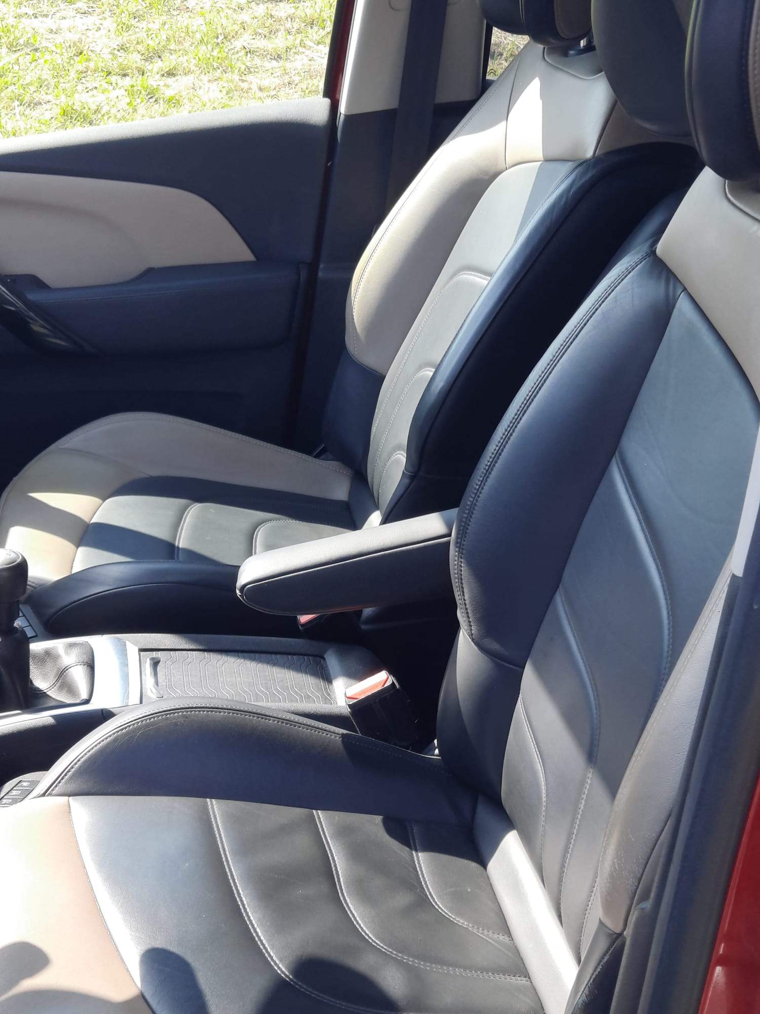CITROEN Grand C4 Picasso 1.6 e-HDi Exclusive-image-8