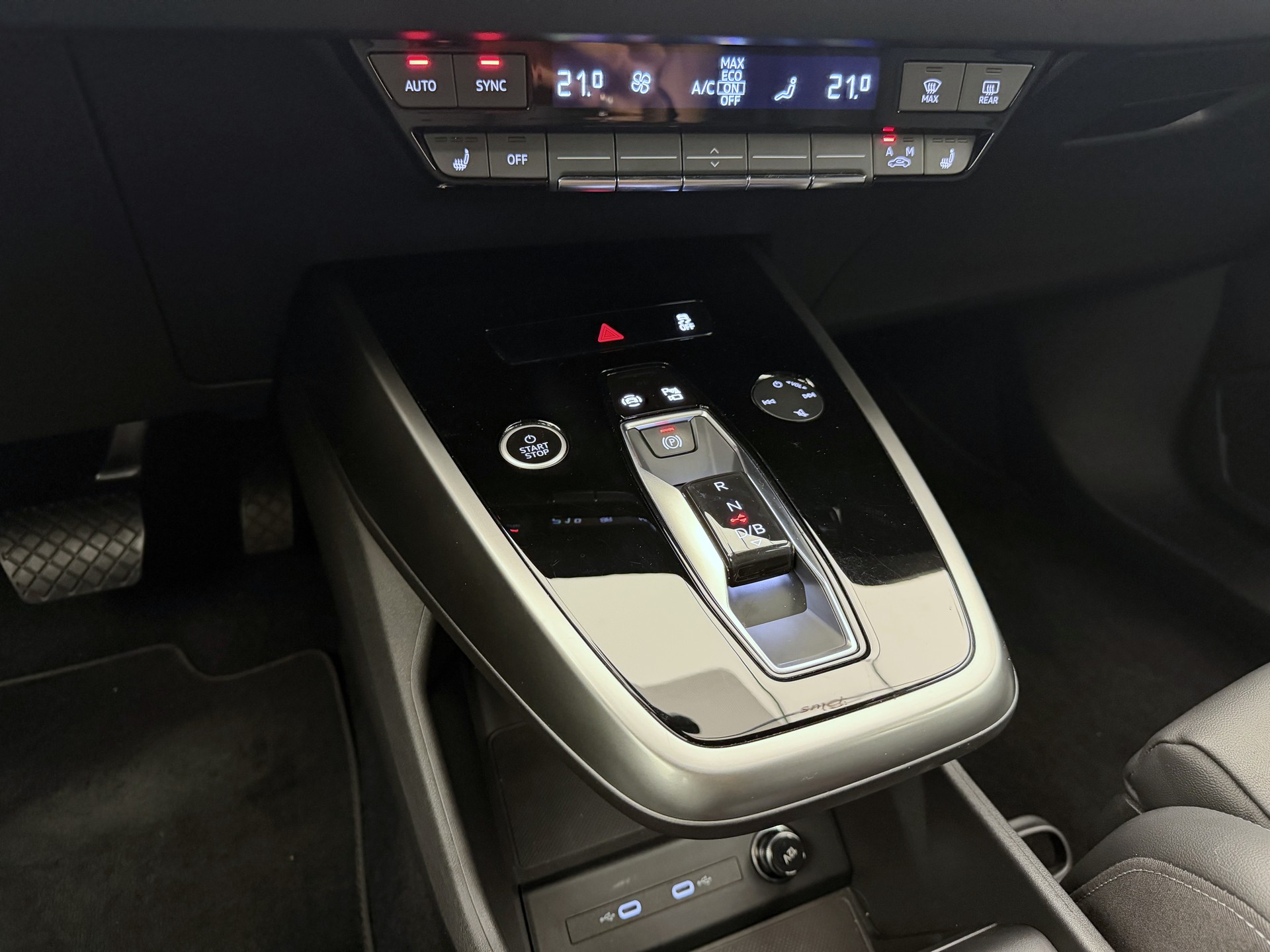 AUDI Q4 e-tron 50 quattro-image-11