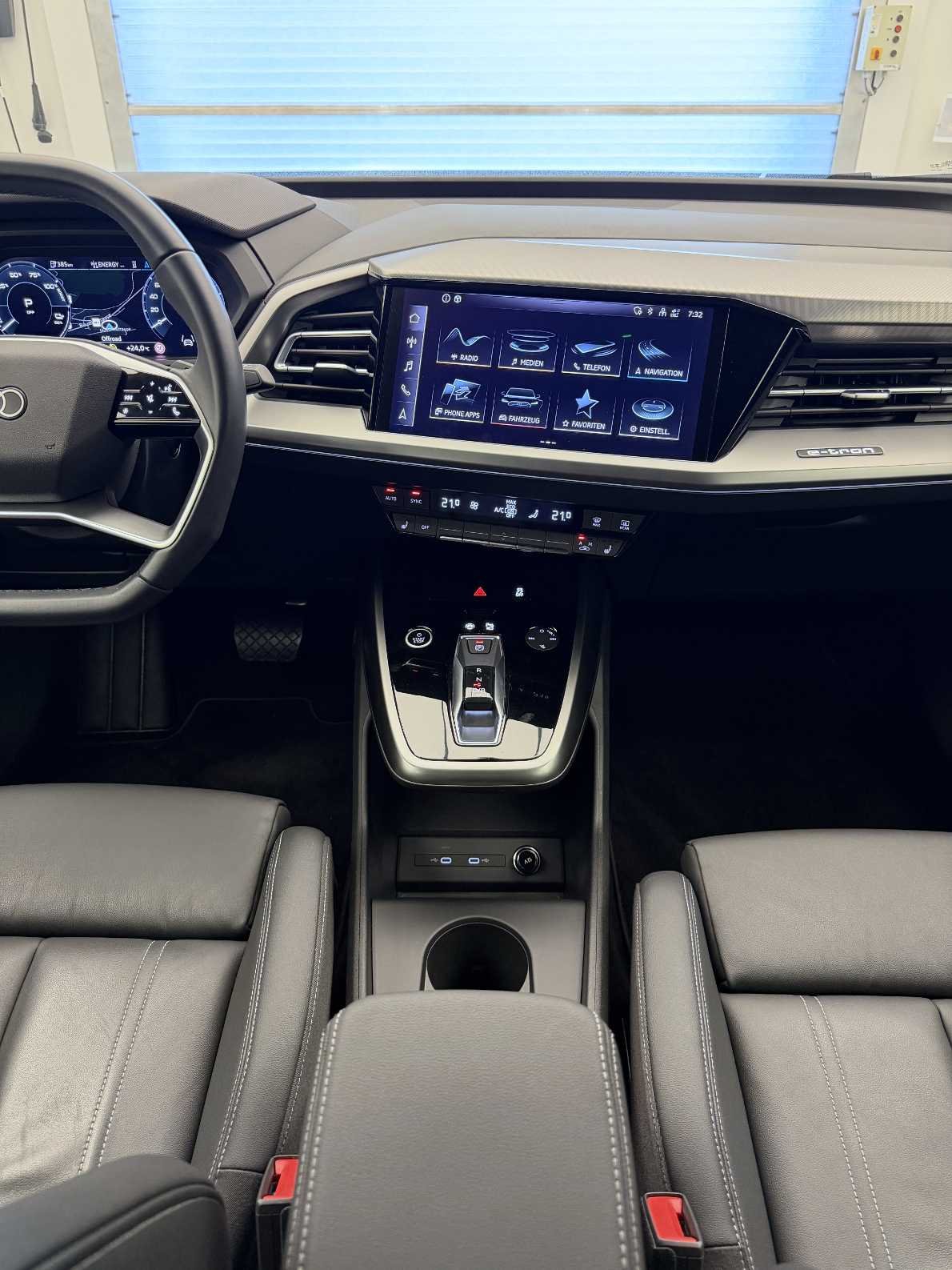 AUDI Q4 e-tron 50 quattro-image-9