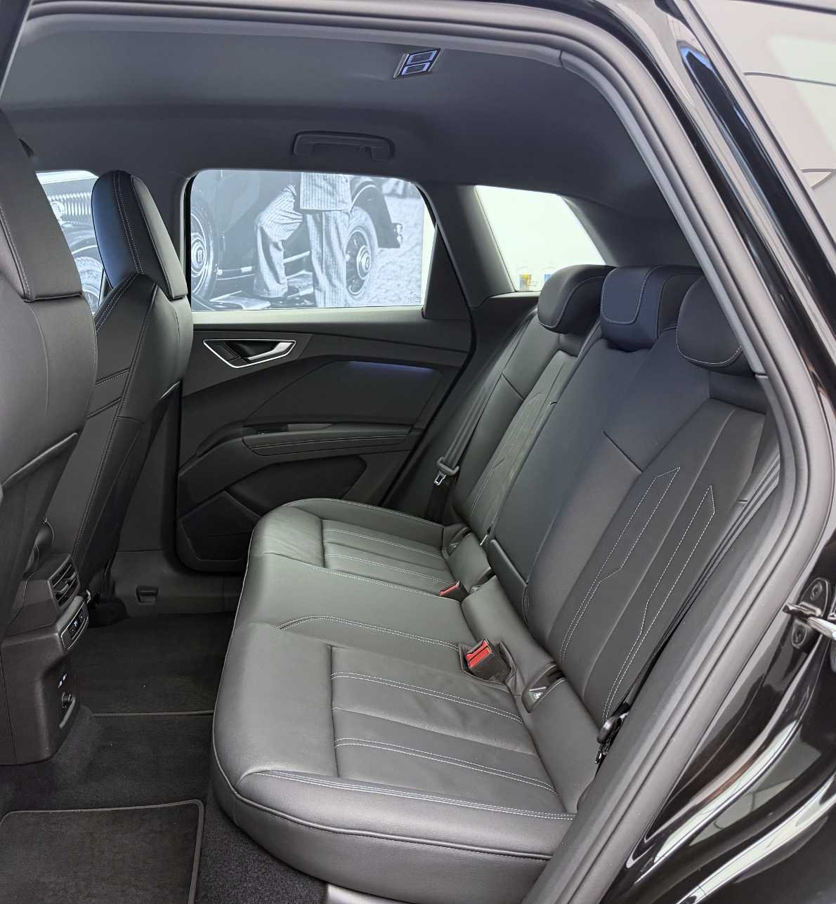 AUDI Q4 e-tron 50 quattro-image-17